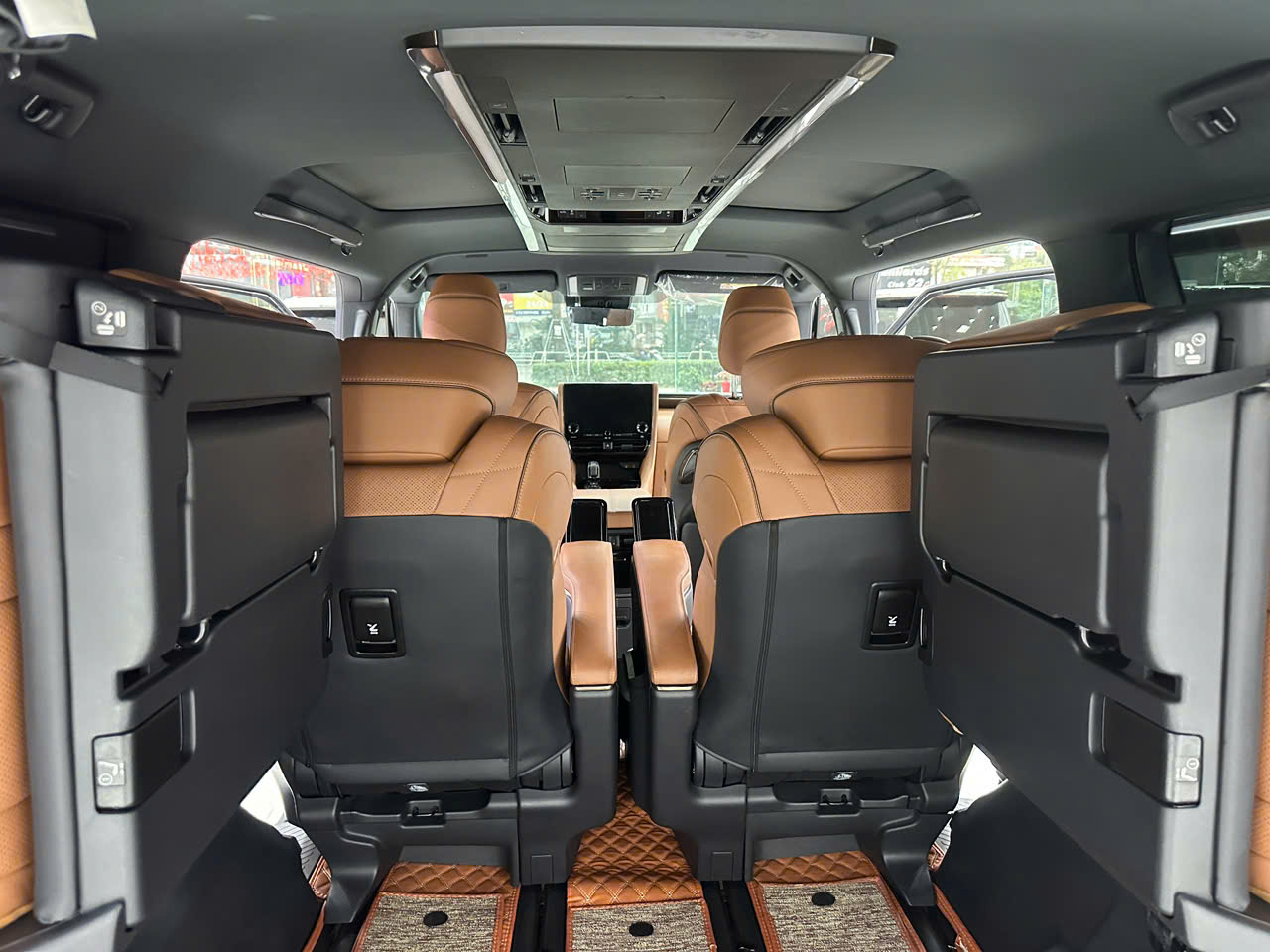 Bán ô tô Toyota Alphard Executive Lounge năm 2024 Xe một chủ từ đầu, cam kết xuất sắc