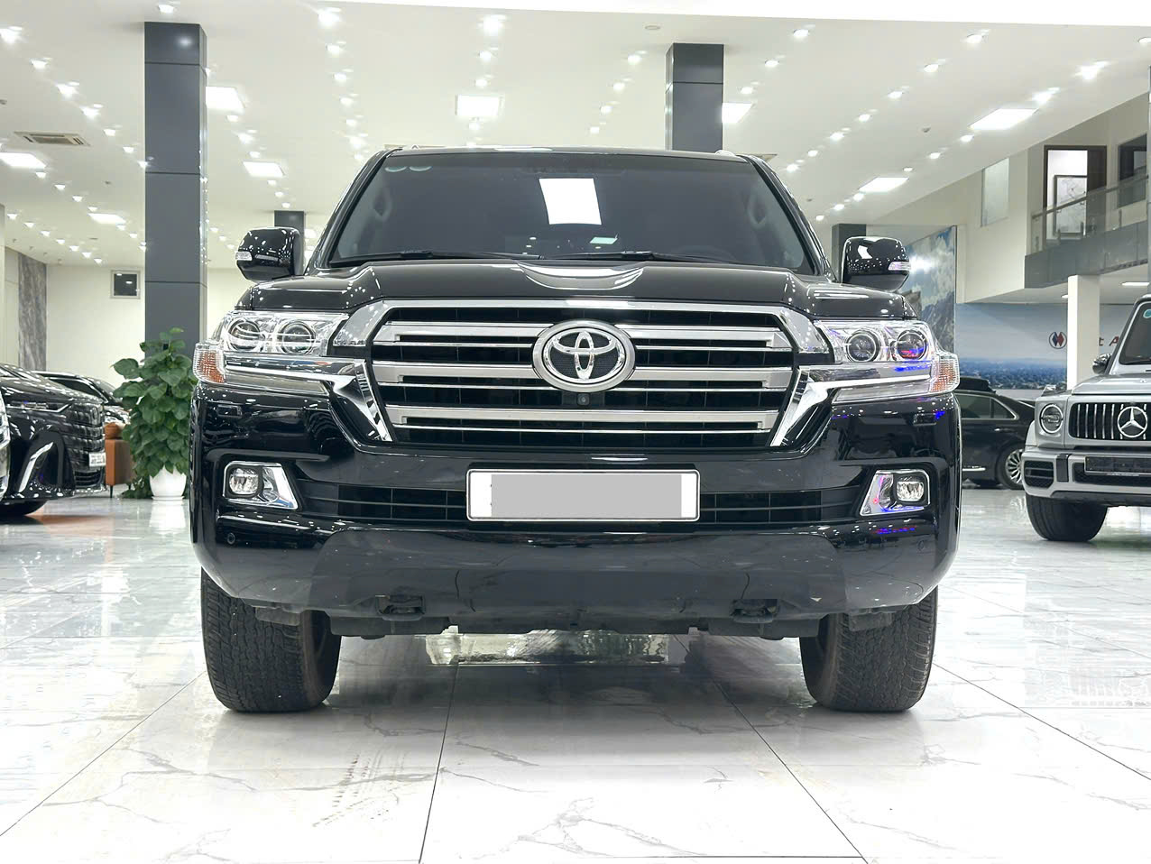 Bán Toyota Land Cruiser MBS sản xuất 2020, màu đen, nhập khẩu