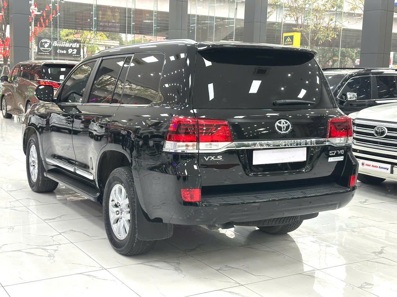 Bán Toyota Land Cruiser MBS sản xuất 2020, màu đen, nhập khẩu
