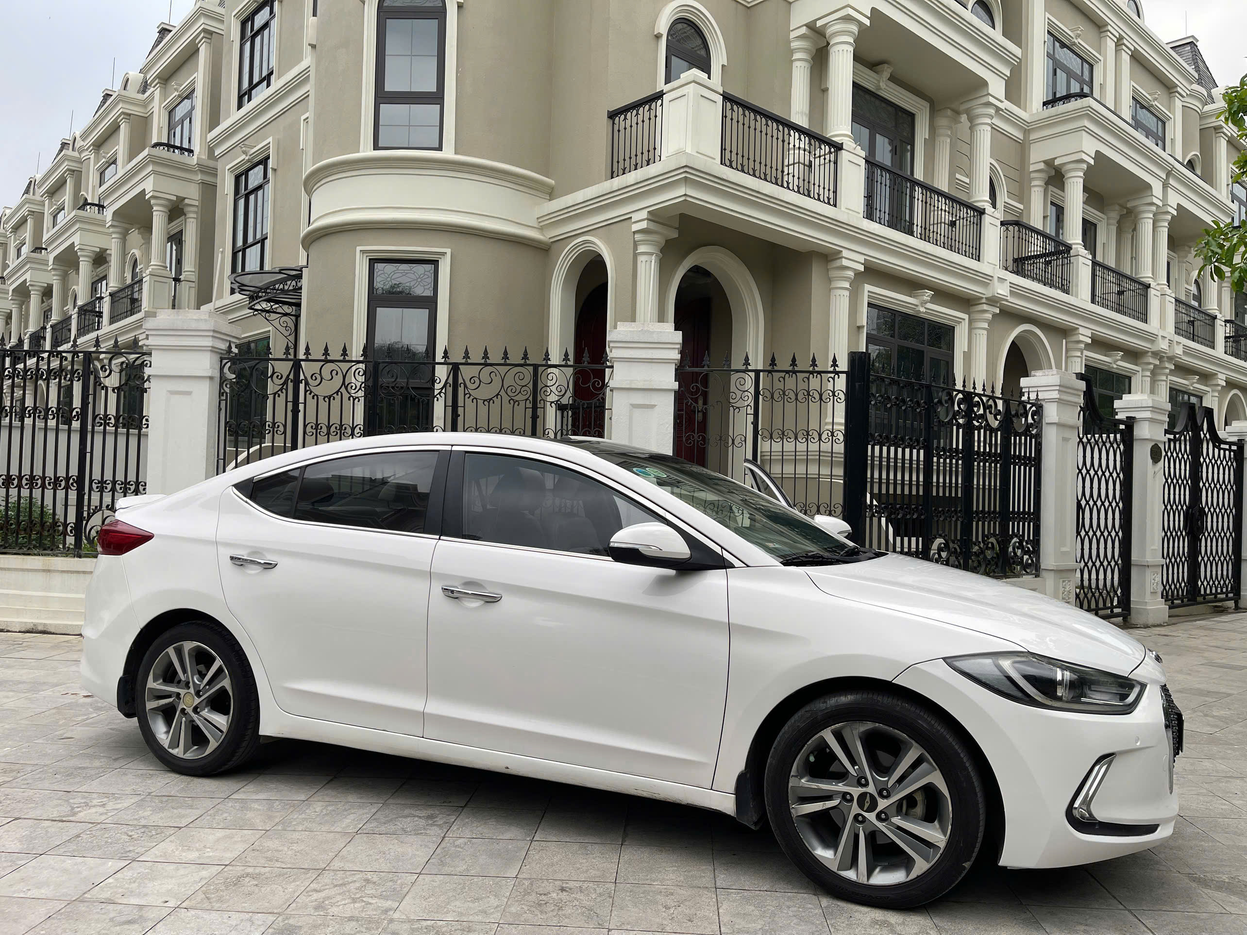 Bán Xe Hyundai Elantra 2018 – Giá Tốt Cho Người Thiện Chí