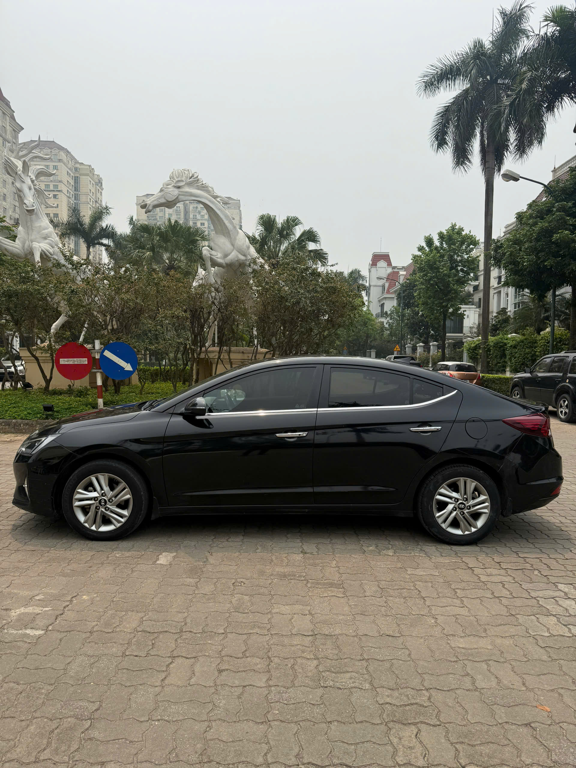 BÁN HYUNDAI ELANTRA GLS 2020 – GIÁ TỐT, XE ĐẸP
