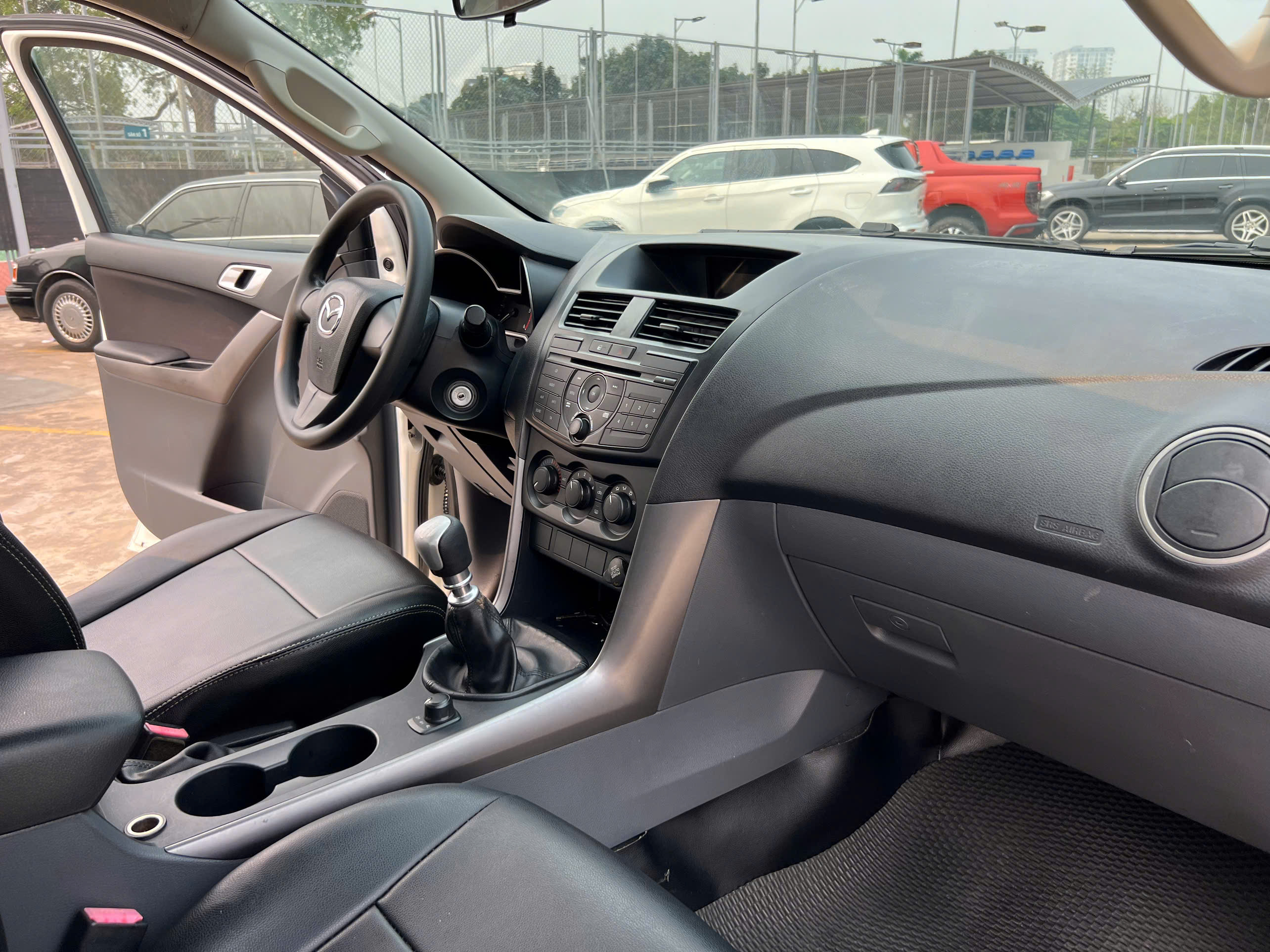 Bán Mazda Mazda BT 50 năm 2016, màu trắng, xe nhập