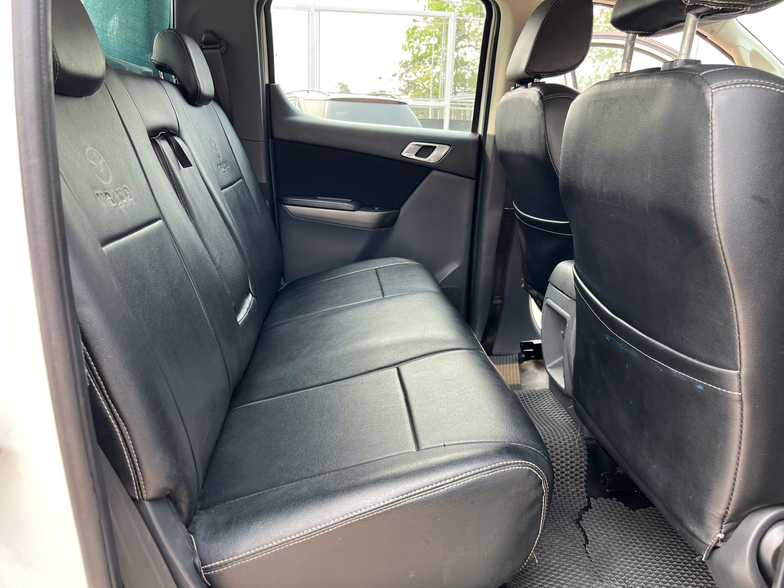 Bán Mazda Mazda BT 50 năm 2016, màu trắng, xe nhập