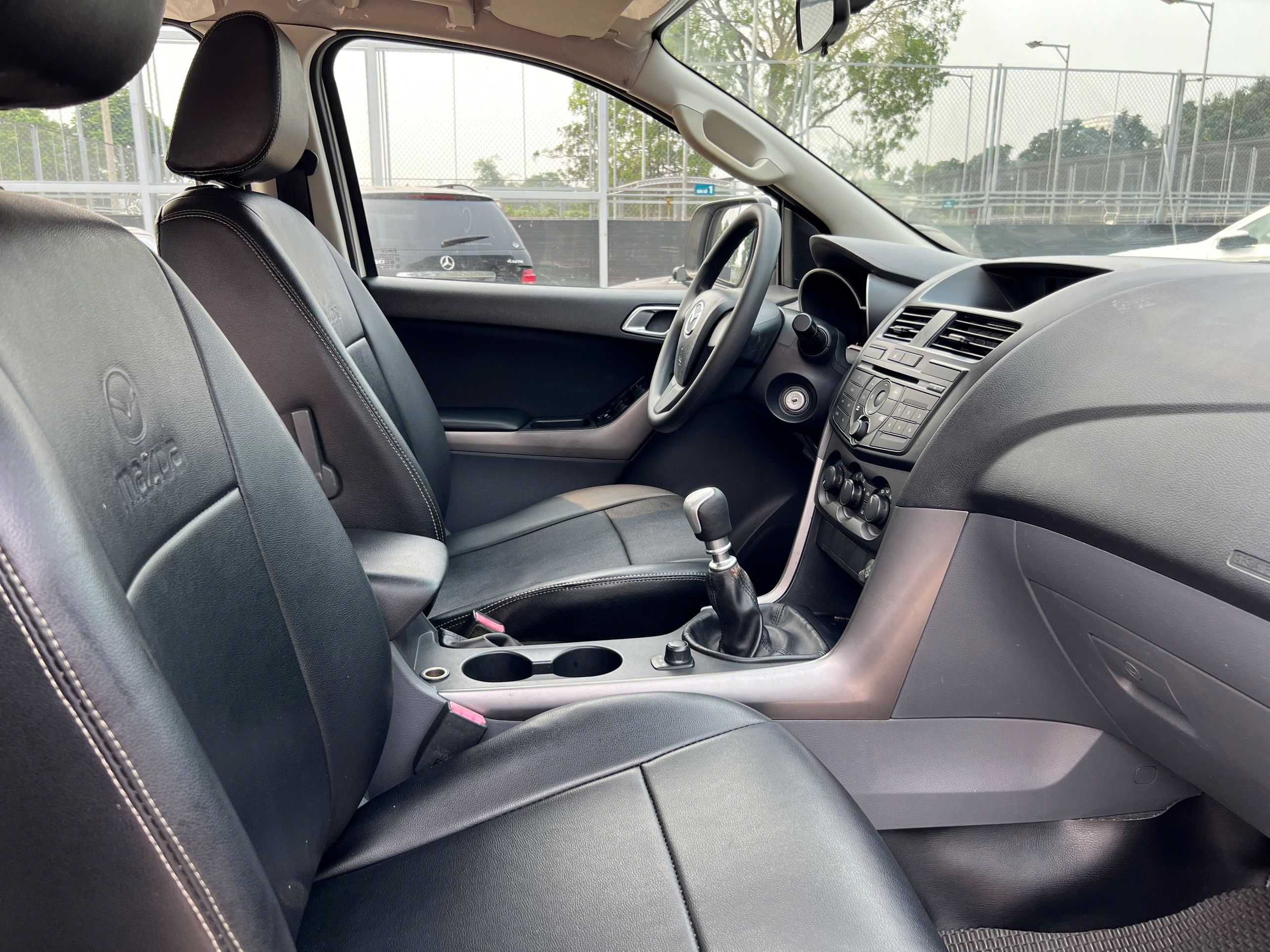 Bán Mazda Mazda BT 50 năm 2016, màu trắng, xe nhập