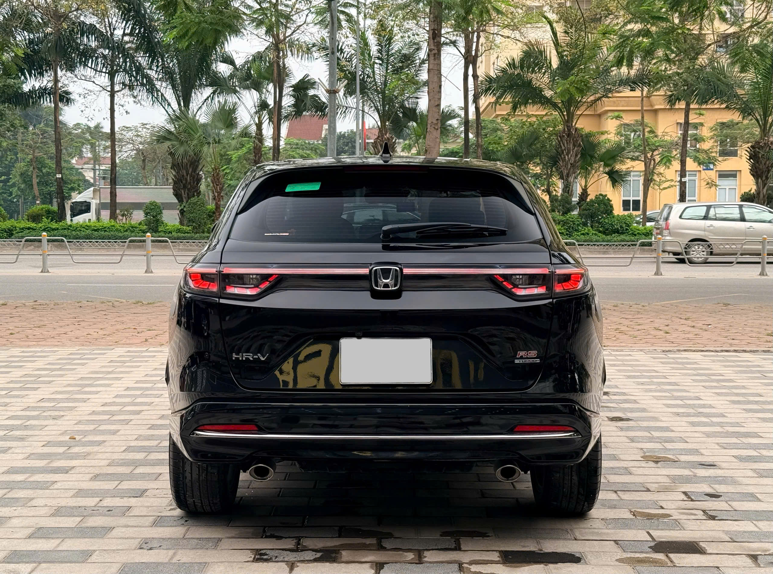 Bán ô tô Honda HR-V RS năm 2024, màu đen, xe nhập, 775tr