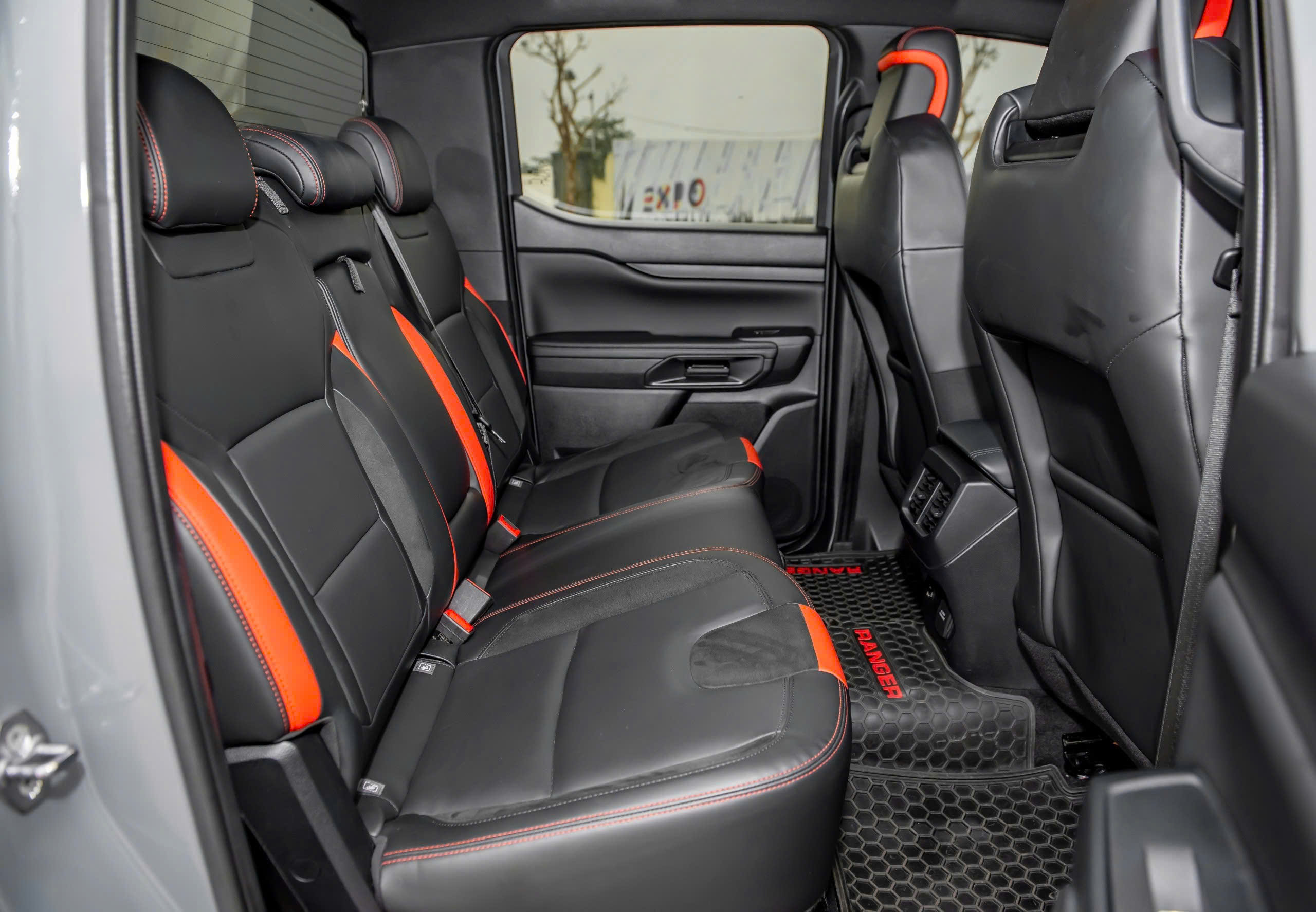 Cần bán Ford Ranger Raptor sản xuất 2023, màu xám, nhập khẩu nguyên chiếc, giá 999tr