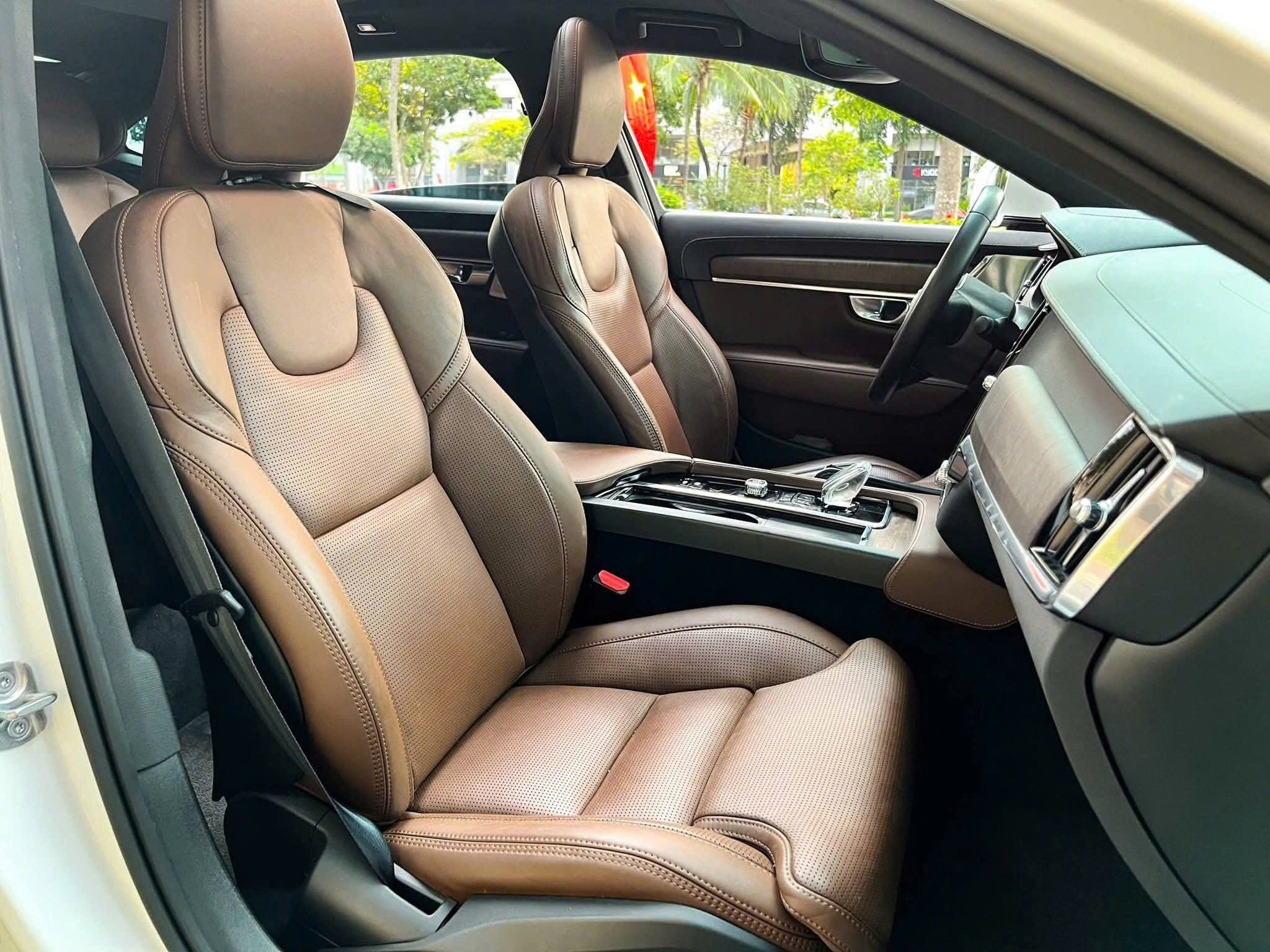 Bán Volvo S90 LWB năm sản xuất 2022, màu trắng, nhập khẩu