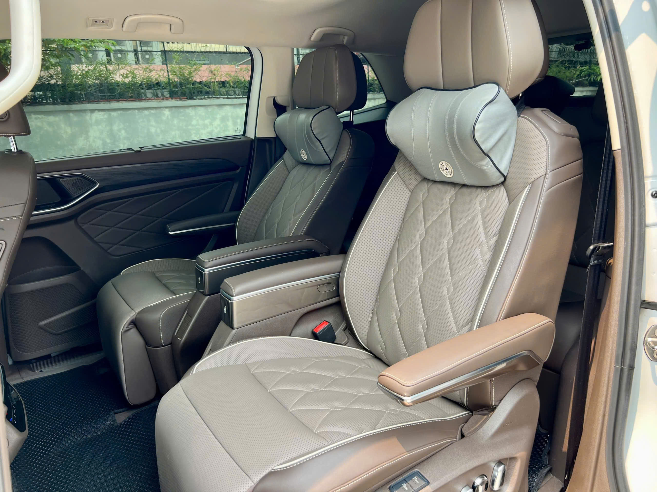 Bán ô tô Volkswagen Tiguan sản xuất 2024, màu trắng, xe nhập