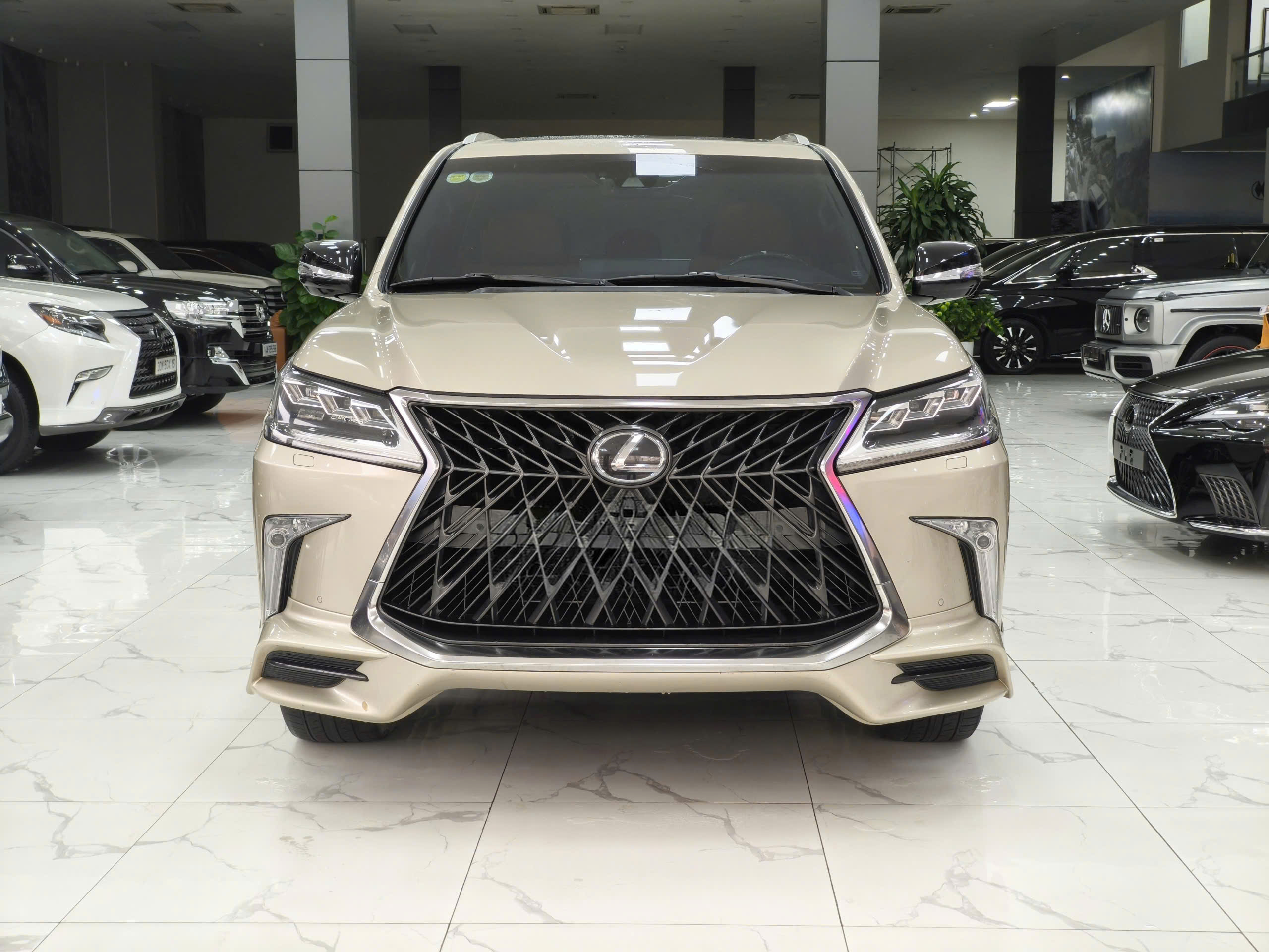 Bán xe Lexus LX 570 Super Sport Trung Đông năm 2018