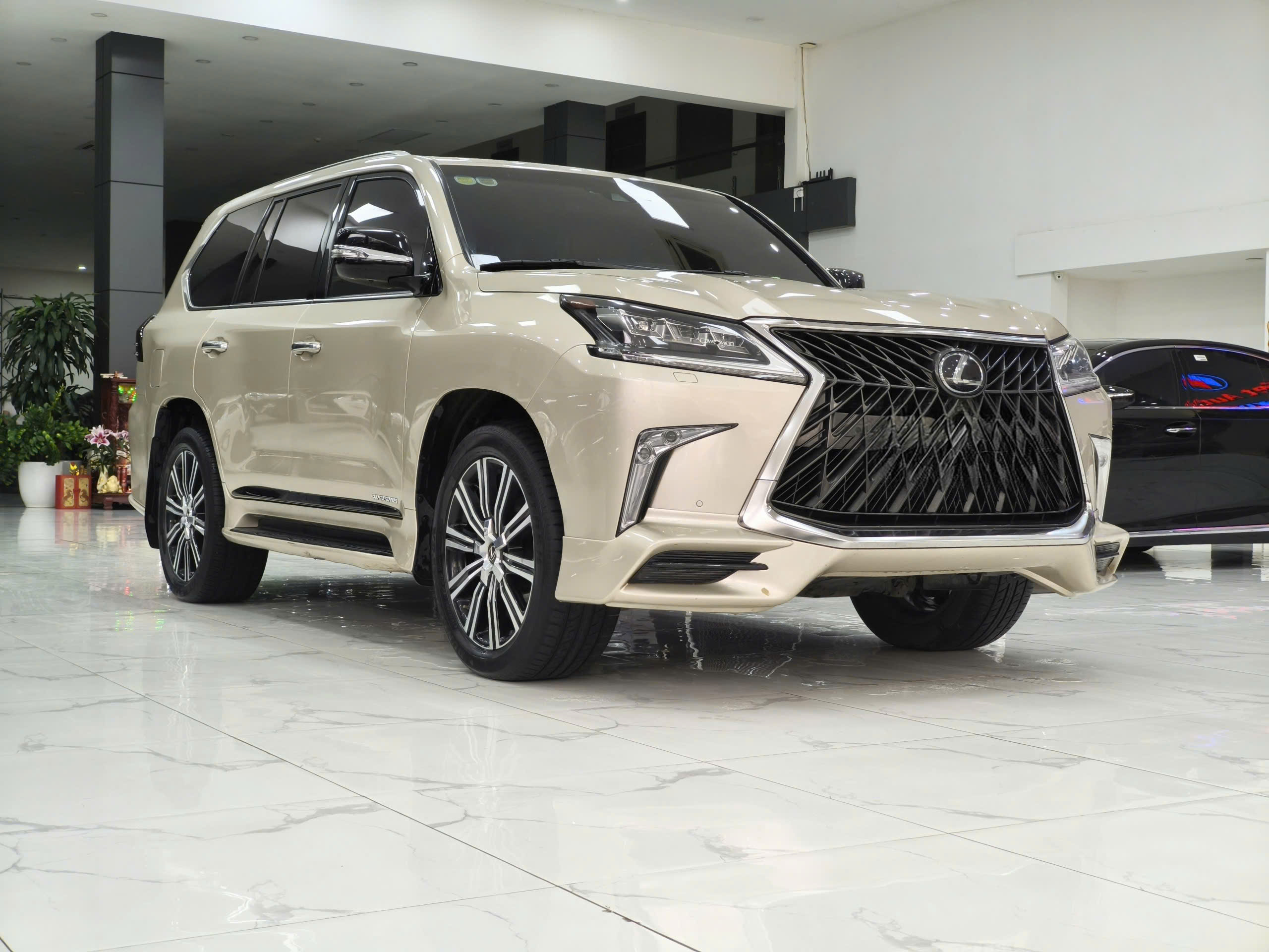 Bán xe Lexus LX 570 Super Sport Trung Đông năm 2018