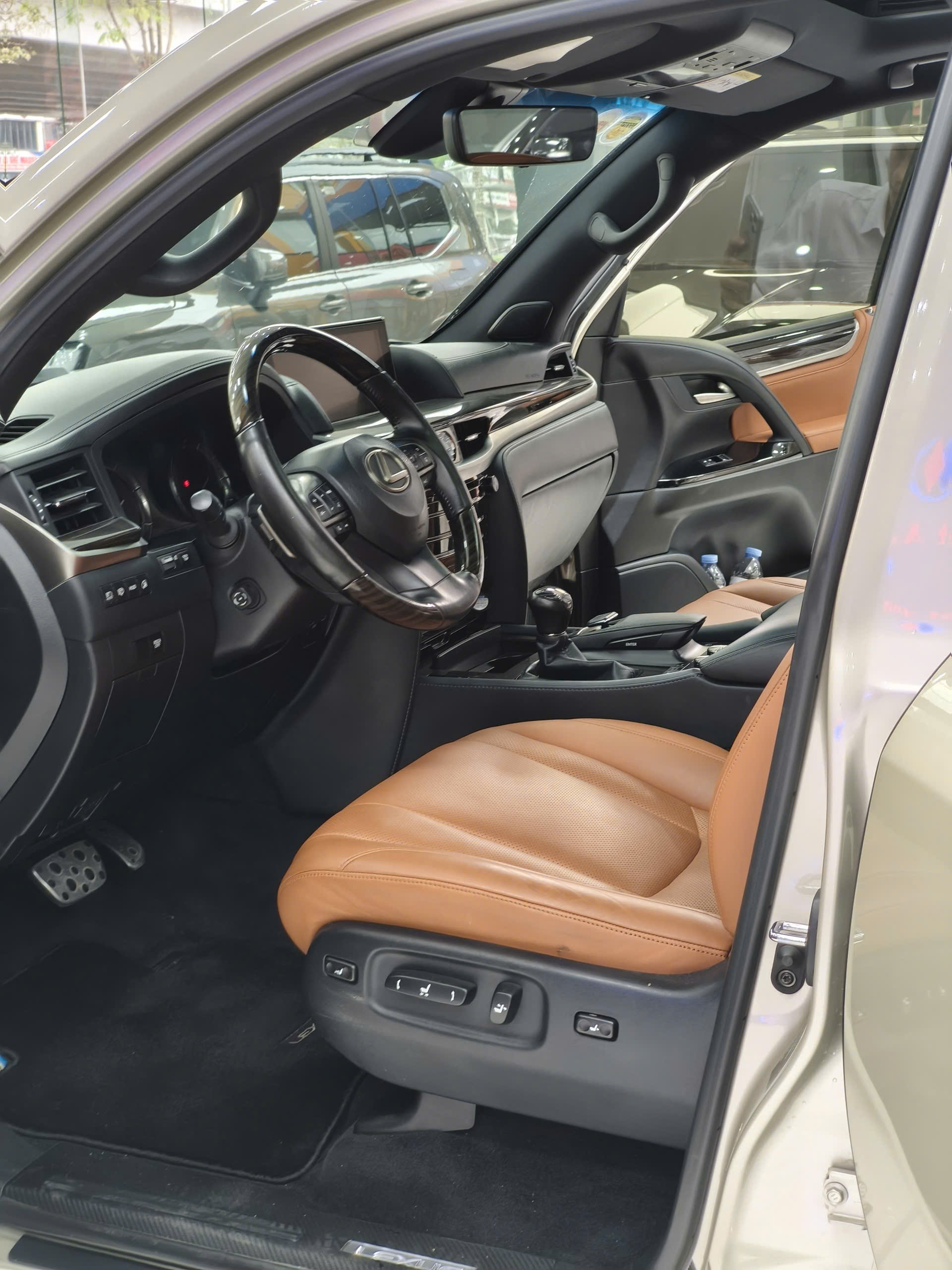 Bán xe Lexus LX 570 Super Sport Trung Đông năm 2018