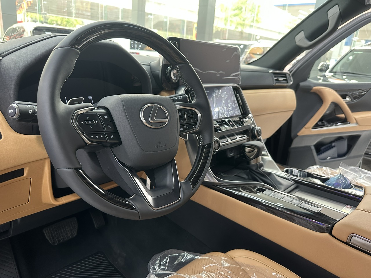 Bán Xe  Lexus LX 600 năm 2026, màu đen, xe nhập mới 100%