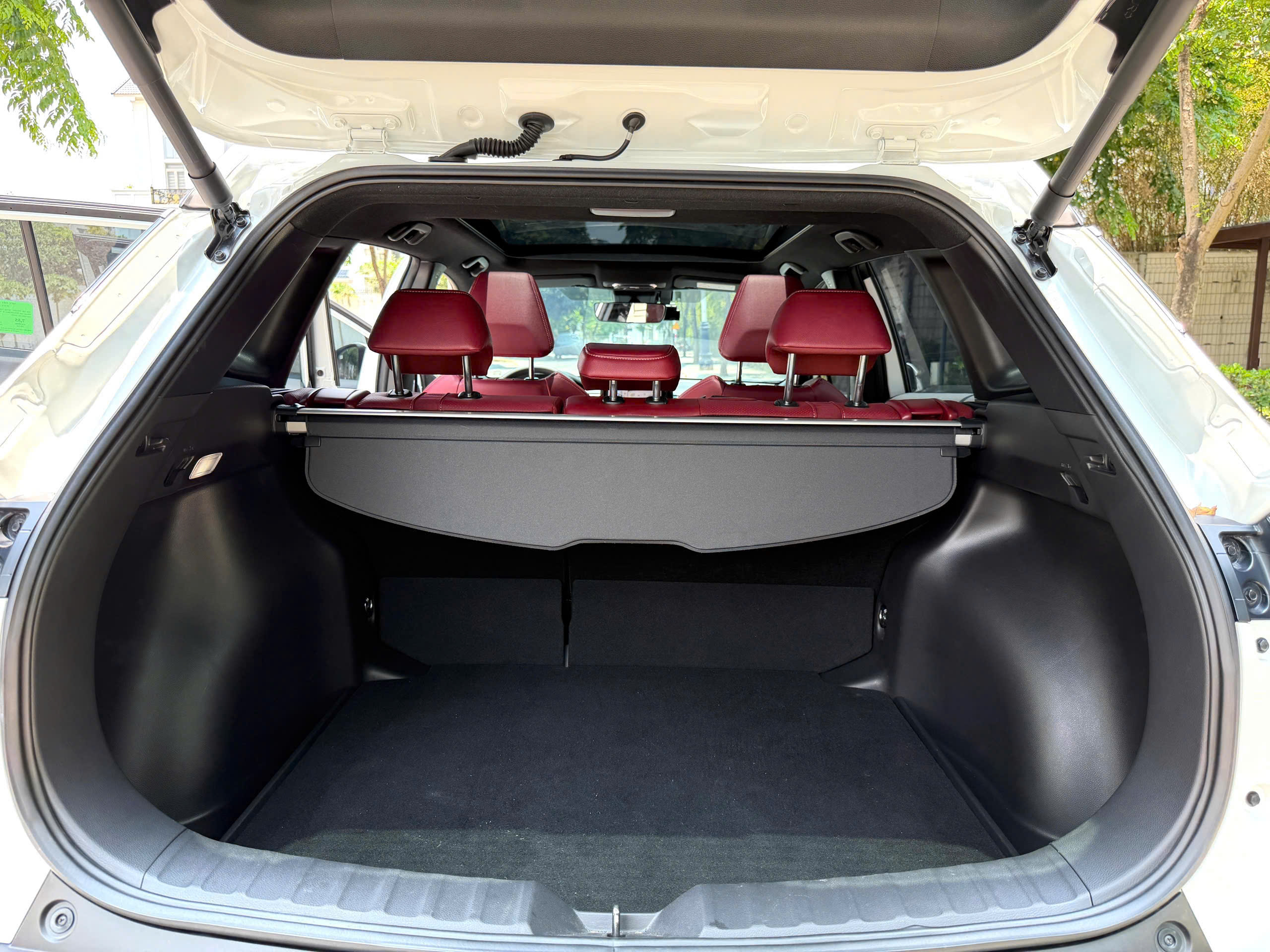 Cần bán Toyota Corolla Cross 1.8V năm 2026, màu trắng, xe nhập