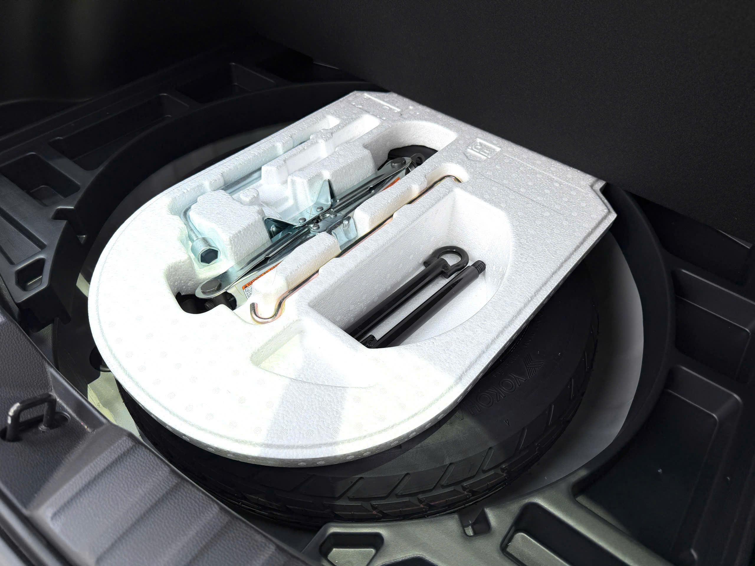 Cần bán Toyota Corolla Cross 1.8V năm 2026, màu trắng, xe nhập