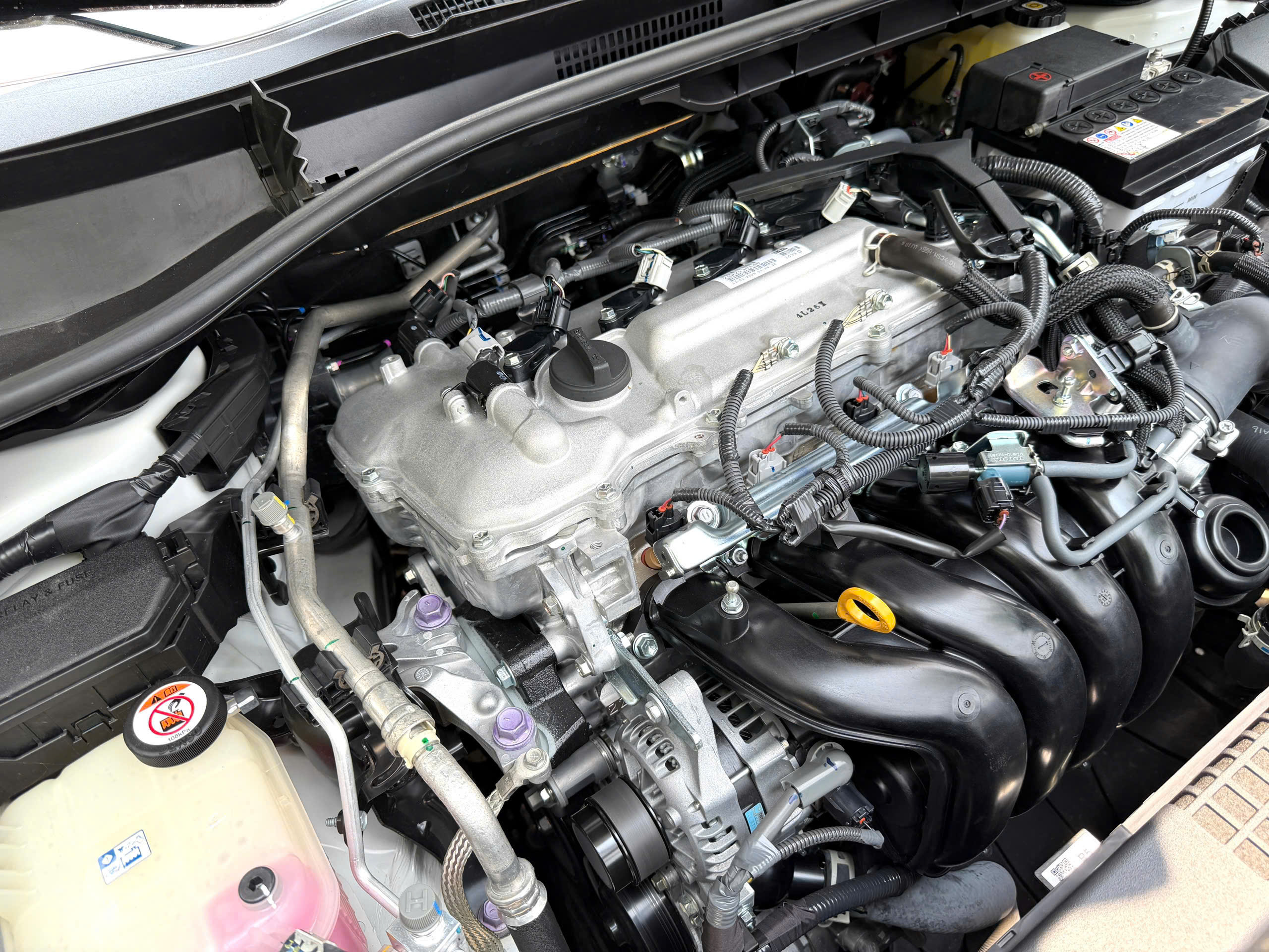 Cần bán Toyota Corolla Cross 1.8V năm 2026, màu trắng, xe nhập