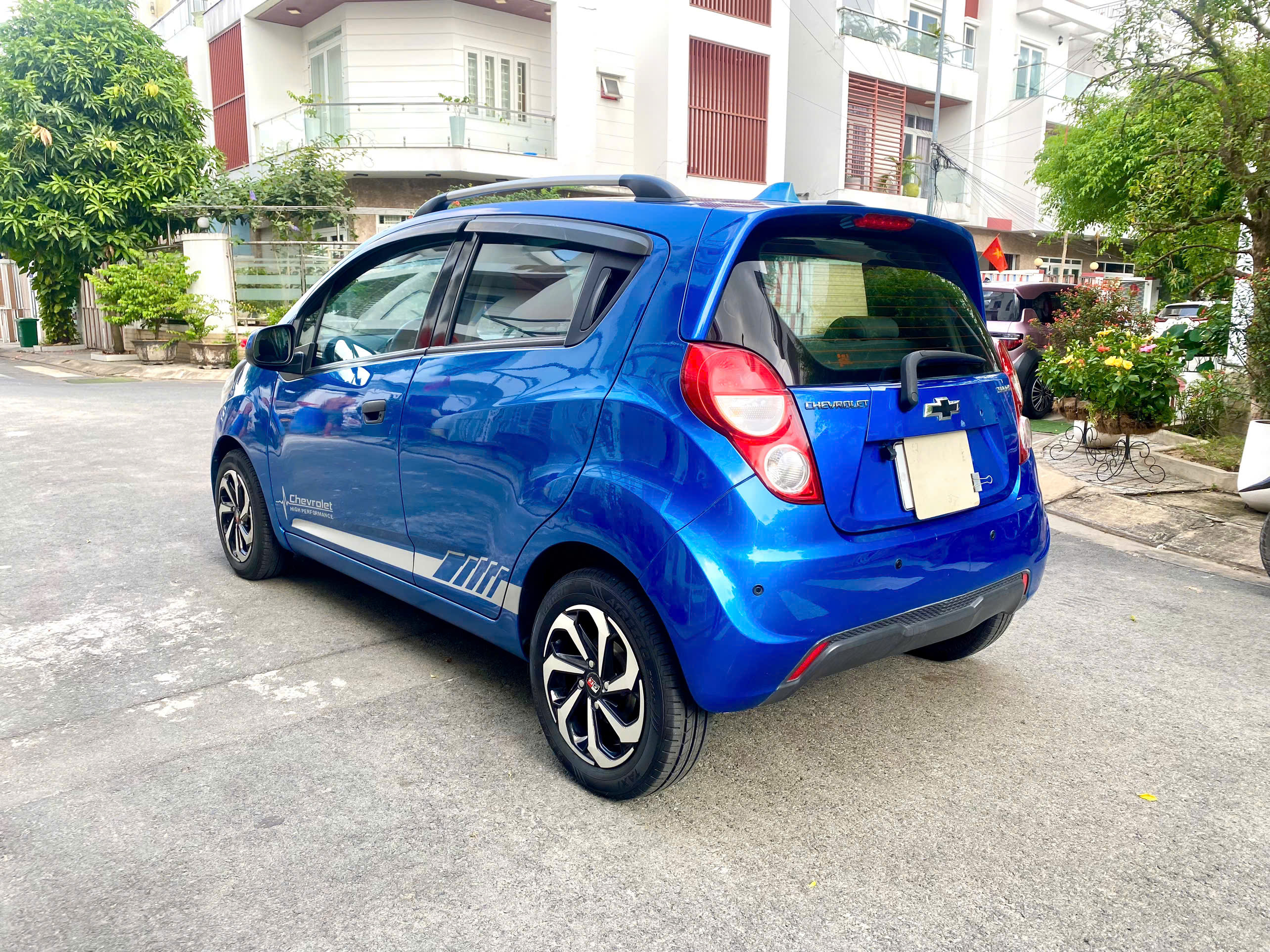 Xe 5 chổ nhỏ gọn tiết kiệm nhiên liệu Spark LS 2017 số sàn