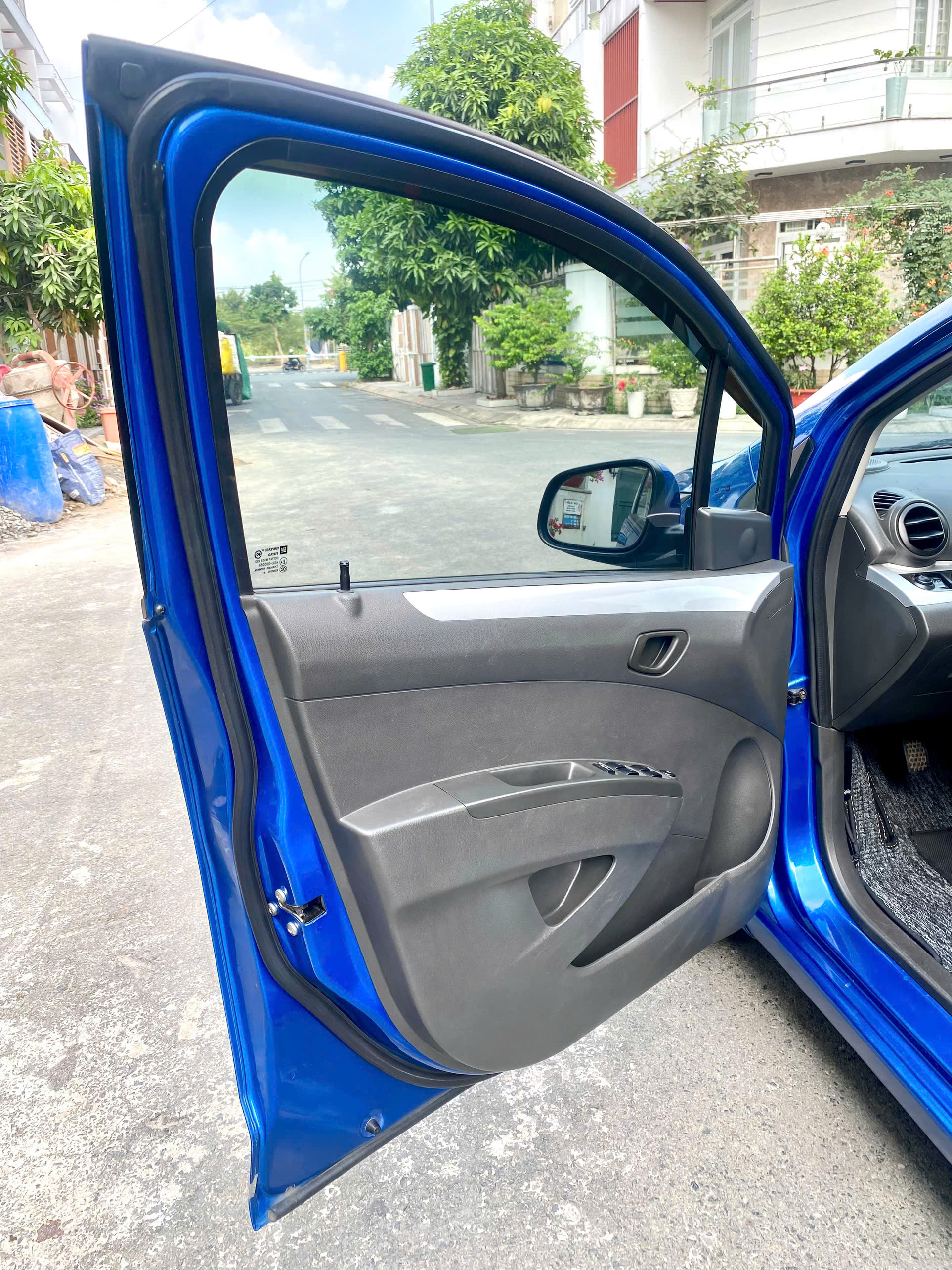 Xe 5 chổ nhỏ gọn tiết kiệm nhiên liệu Spark LS 2017 số sàn