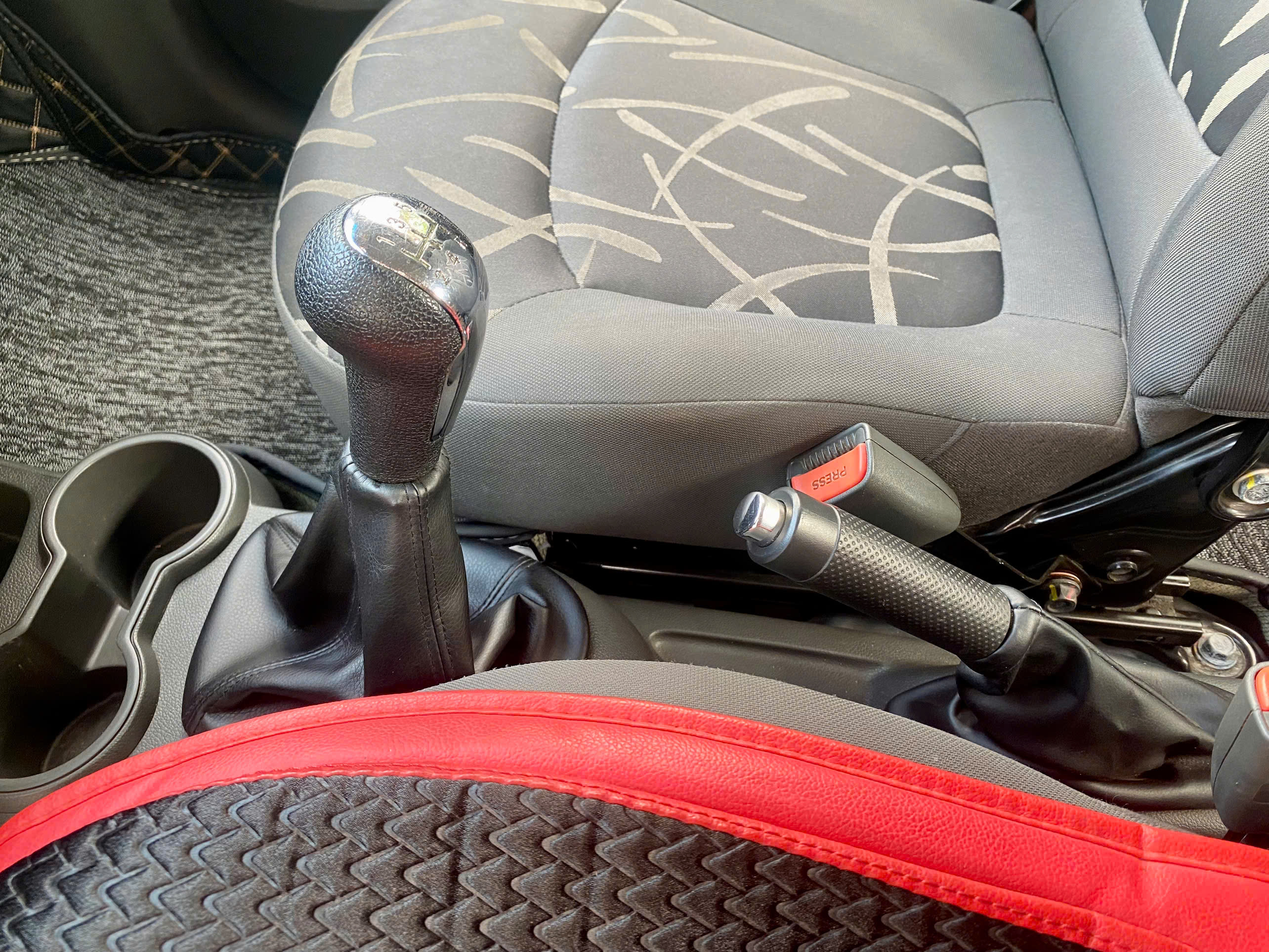 Xe 5 chổ nhỏ gọn tiết kiệm nhiên liệu Spark LS 2017 số sàn