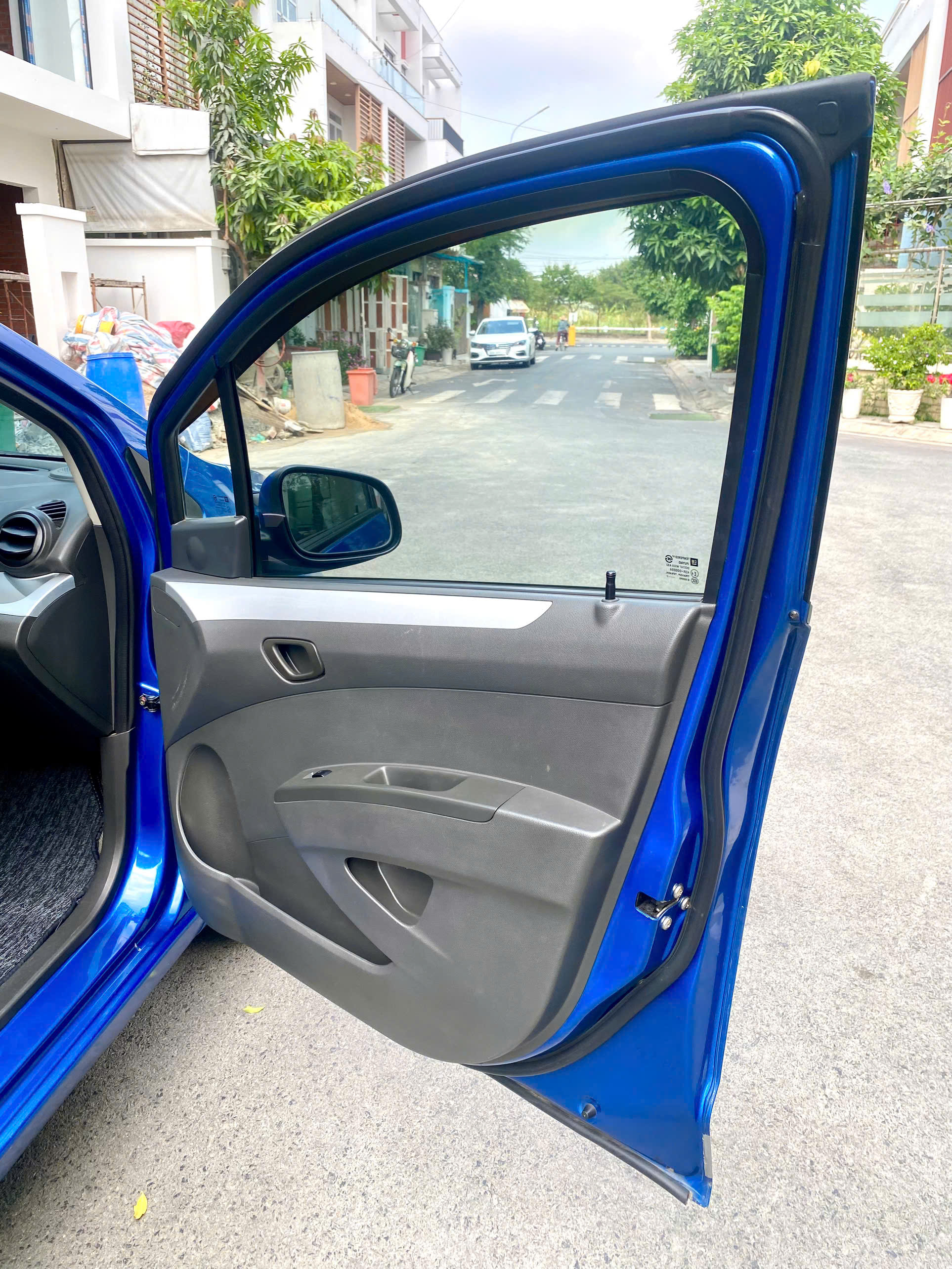 Xe 5 chổ nhỏ gọn tiết kiệm nhiên liệu Spark LS 2017 số sàn