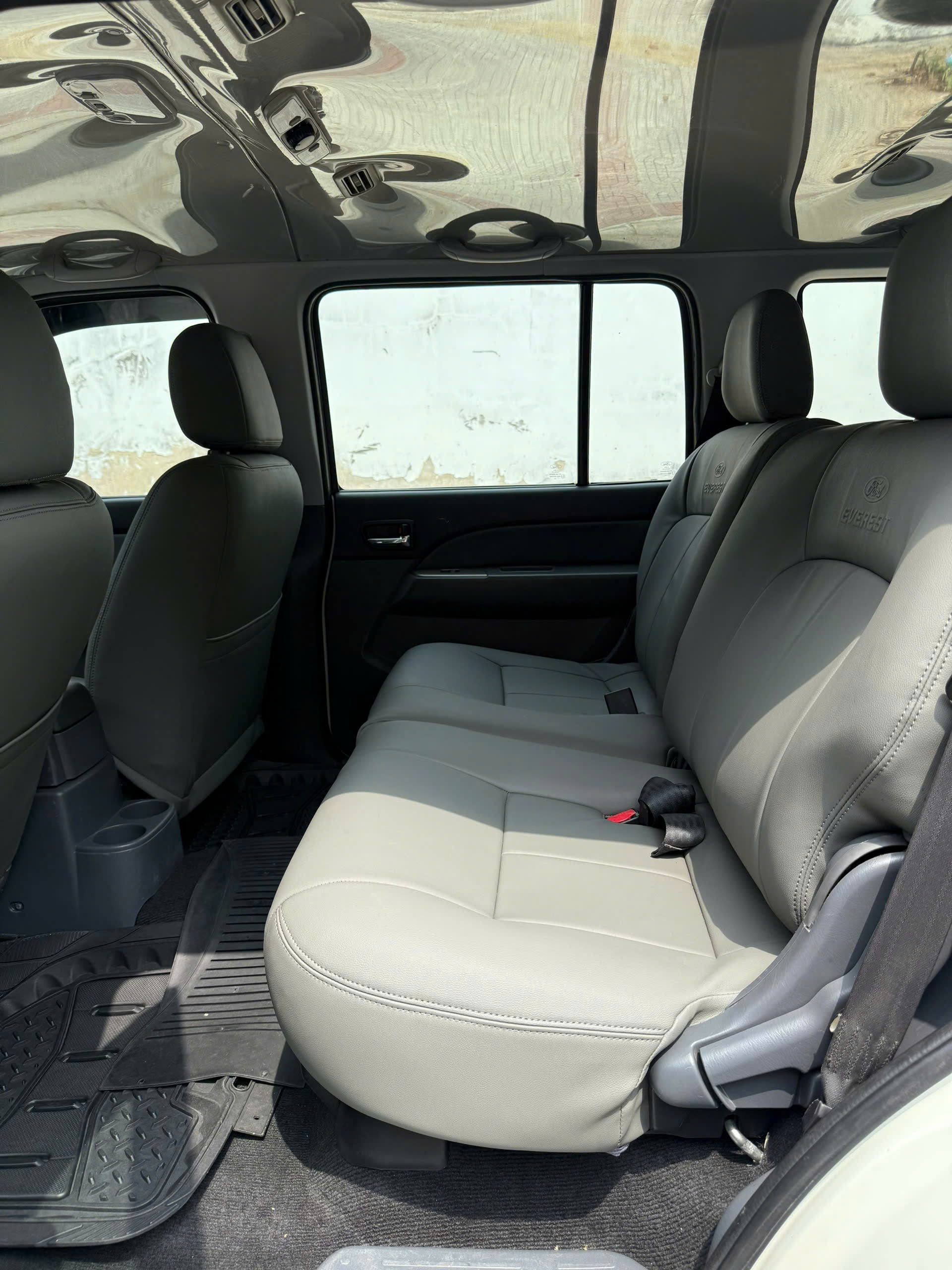 Bán xe Ford Everest năm sản xuất 2014, màu trắng