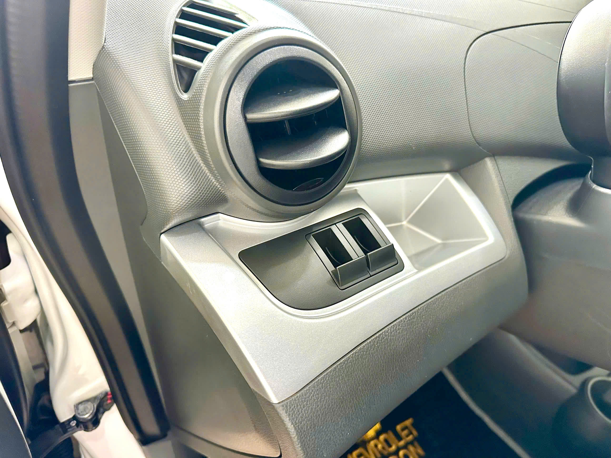 Xe 5 chổ nhỏ gọn tiết kiệm Chevrolet Spark LT 2014 số sàn bản đủ