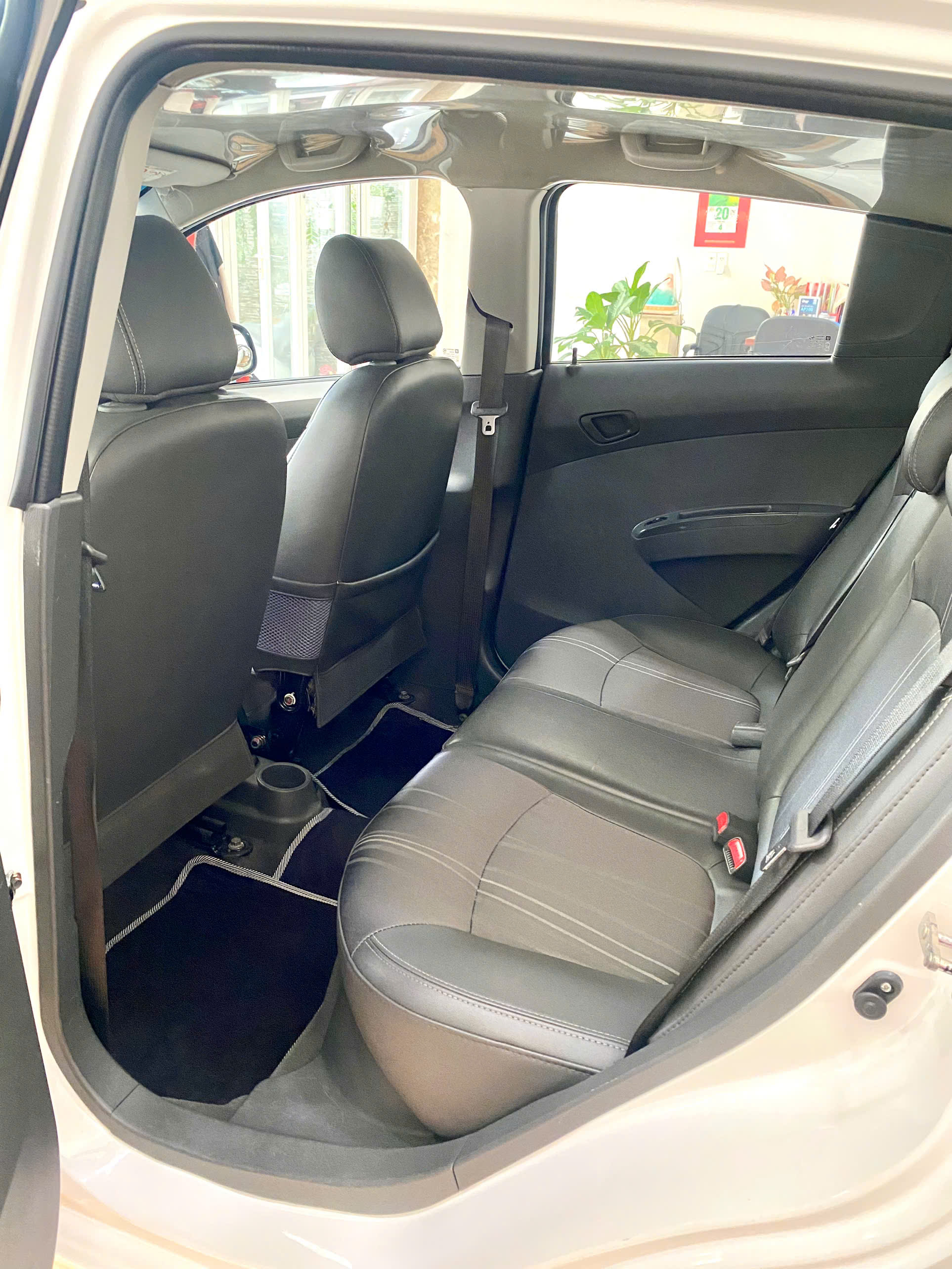 Xe 5 chổ nhỏ gọn tiết kiệm Chevrolet Spark LT 2014 số sàn bản đủ