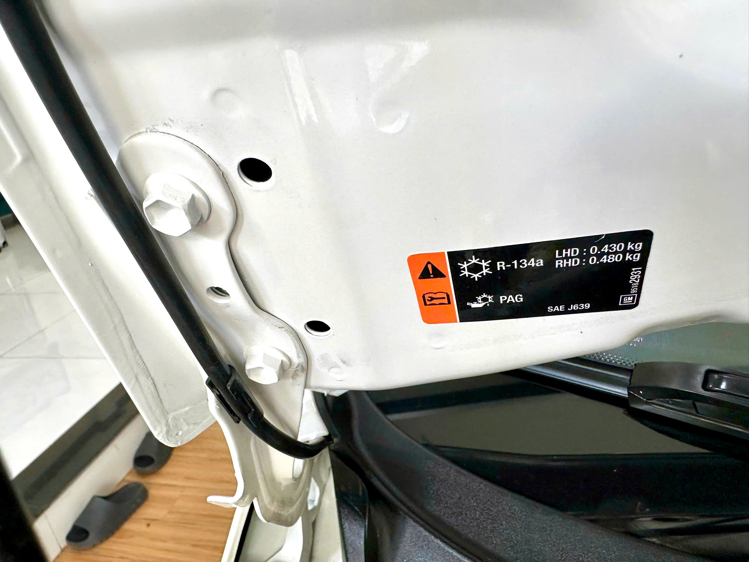 Xe 5 chổ nhỏ gọn tiết kiệm Chevrolet Spark LT 2014 số sàn bản đủ