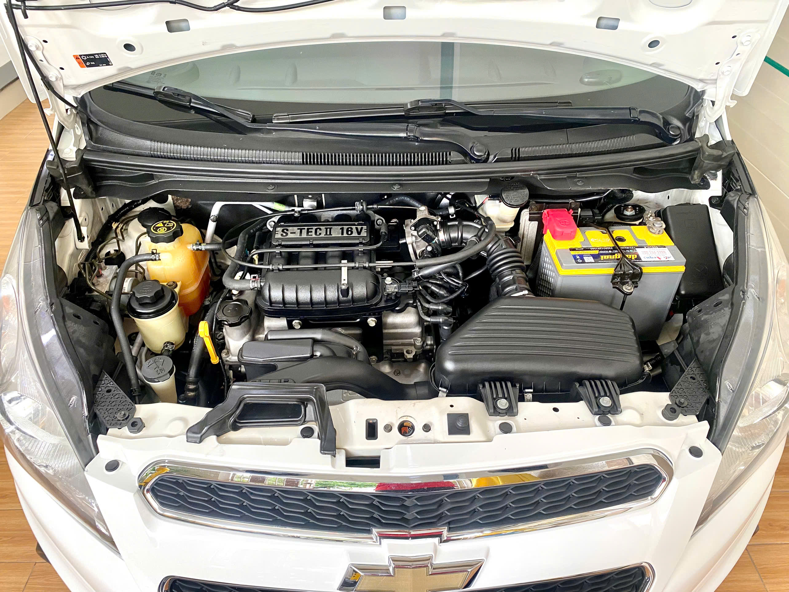 Xe 5 chổ nhỏ gọn tiết kiệm Chevrolet Spark LT 2014 số sàn bản đủ