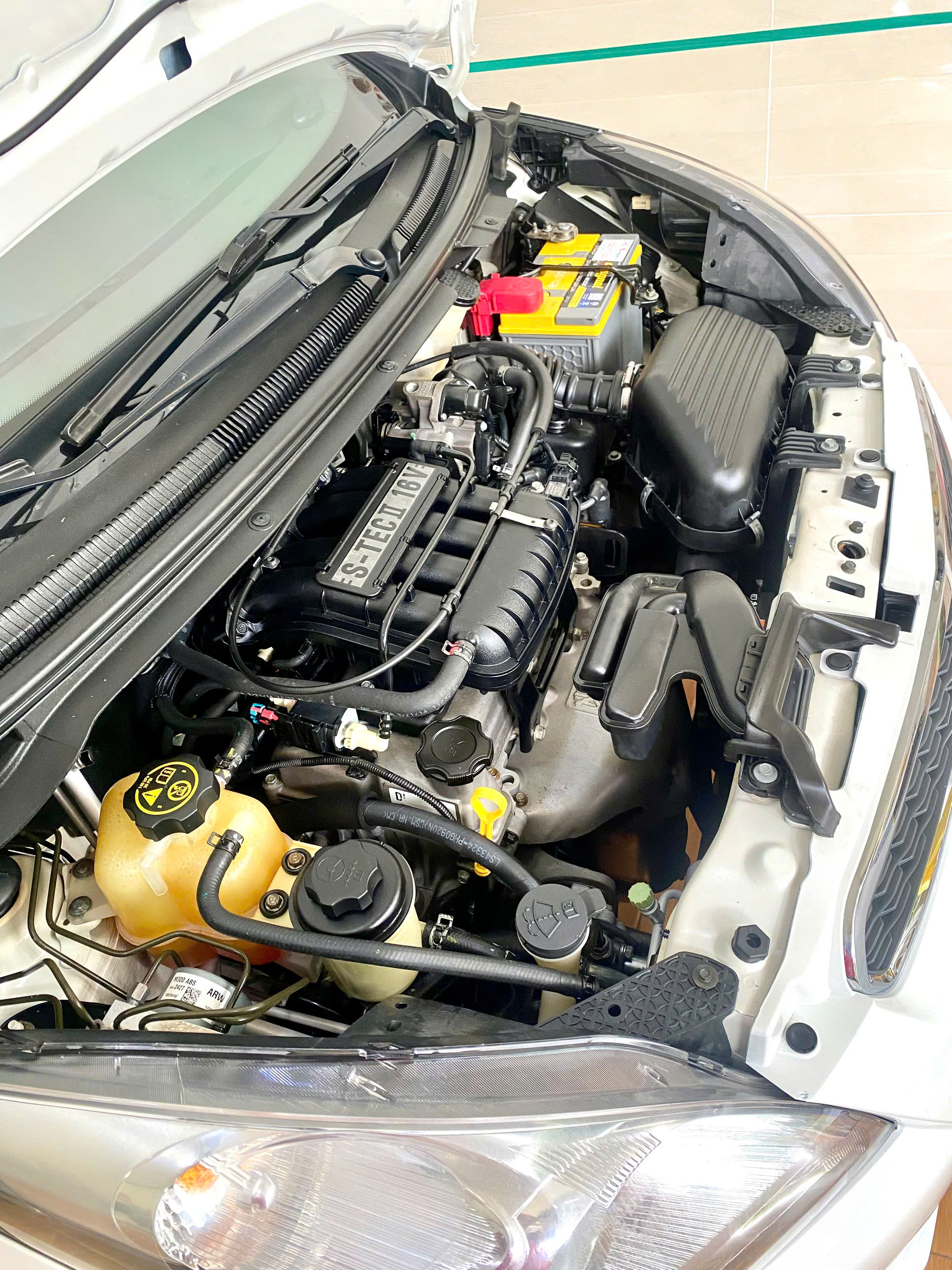 Xe 5 chổ nhỏ gọn tiết kiệm Chevrolet Spark LT 2014 số sàn bản đủ