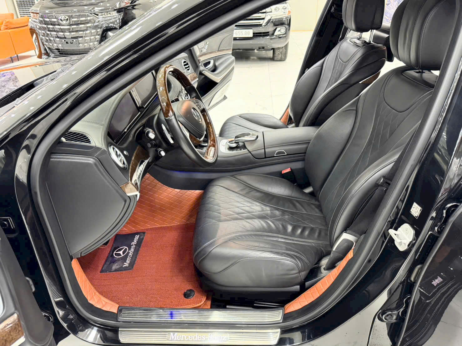 Gía chỉ quanh 1 đồng đã có Mercedes- Benz S500L 2015 Xe Chất