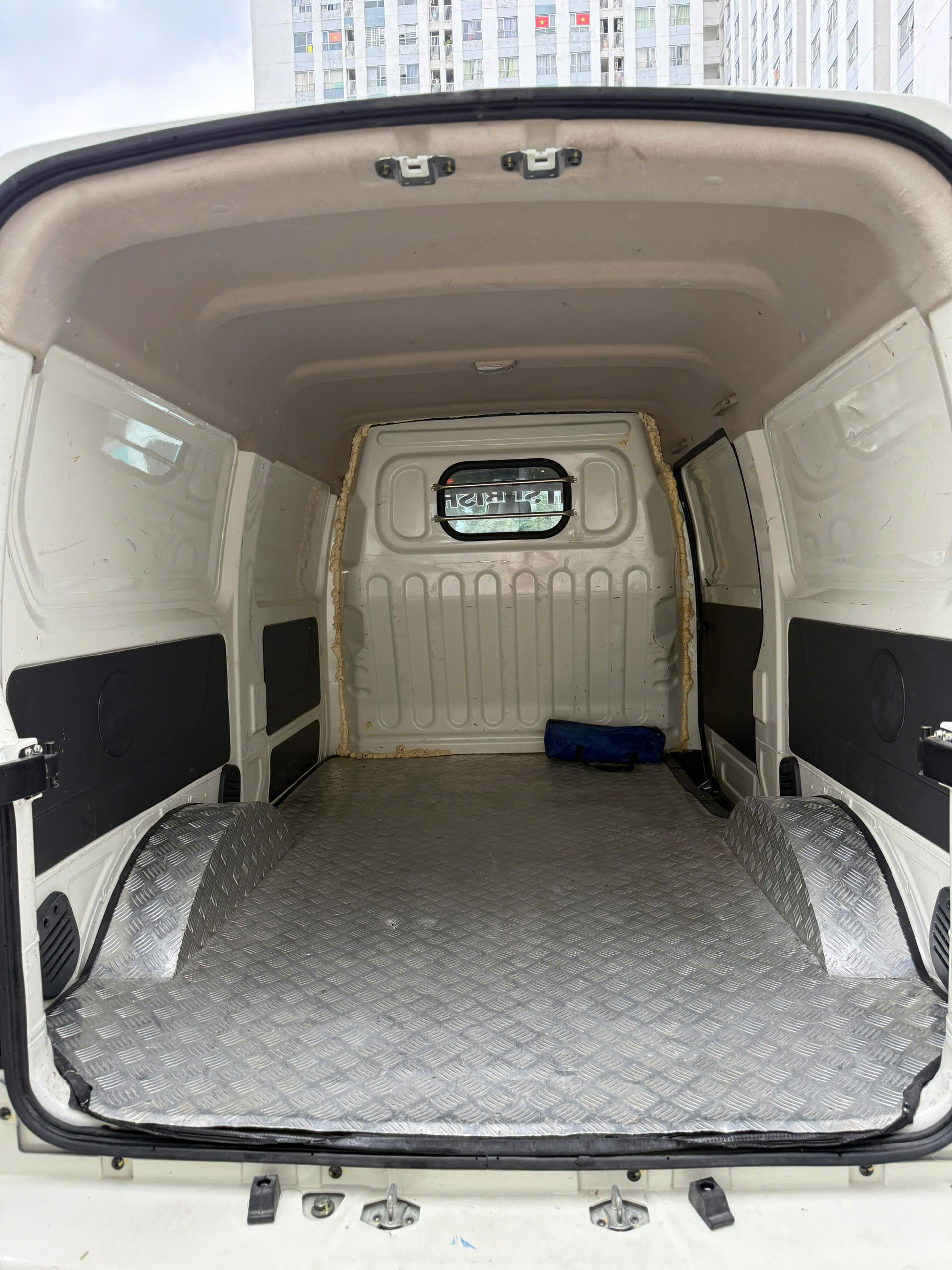 VAN TERA- V Tải 945KG Đời 2024, Đăng Kí Lần Đầu Tháng 9/2024.