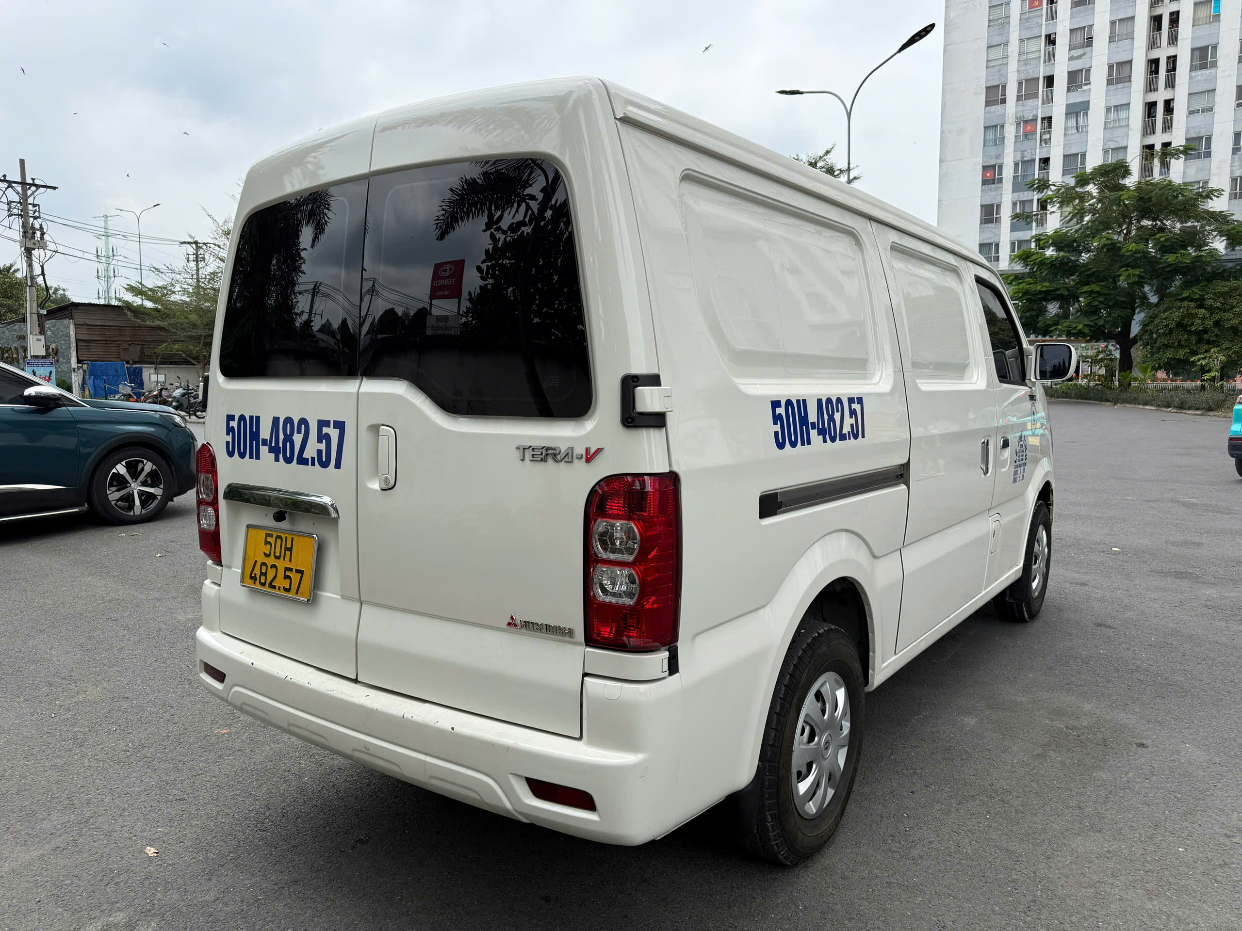 VAN TERA- V Tải 945KG Đời 2024, Đăng Kí Lần Đầu Tháng 9/2024.