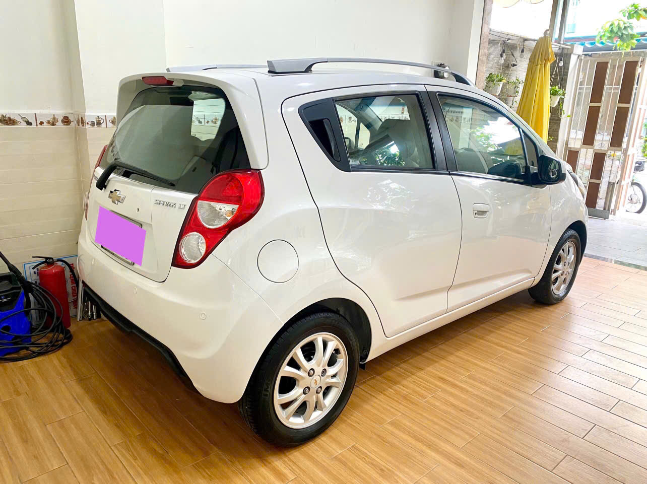 Xe 5 chổ nhỏ gọn tiết kiệm Chevrolet Spark LT 2014 số sàn bản đủ