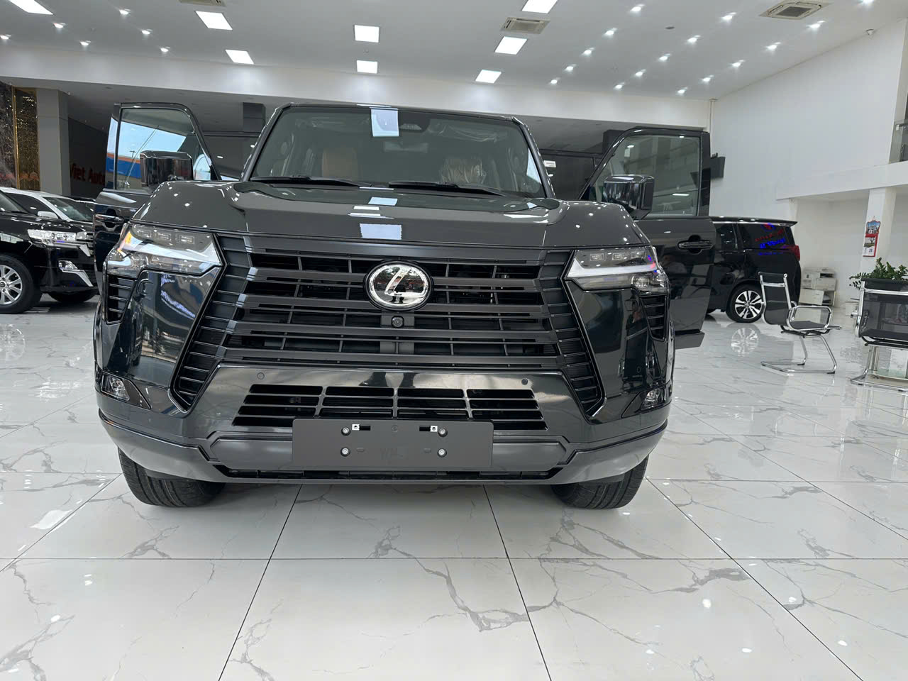 bán xe Lexus GX 550 sản xuất năm 2026, màu đen, nhập khẩu nguyên chiếc mới 100%