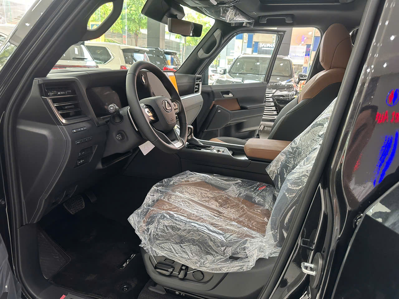 bán xe Lexus GX 550 sản xuất năm 2026, màu đen, nhập khẩu nguyên chiếc mới 100%