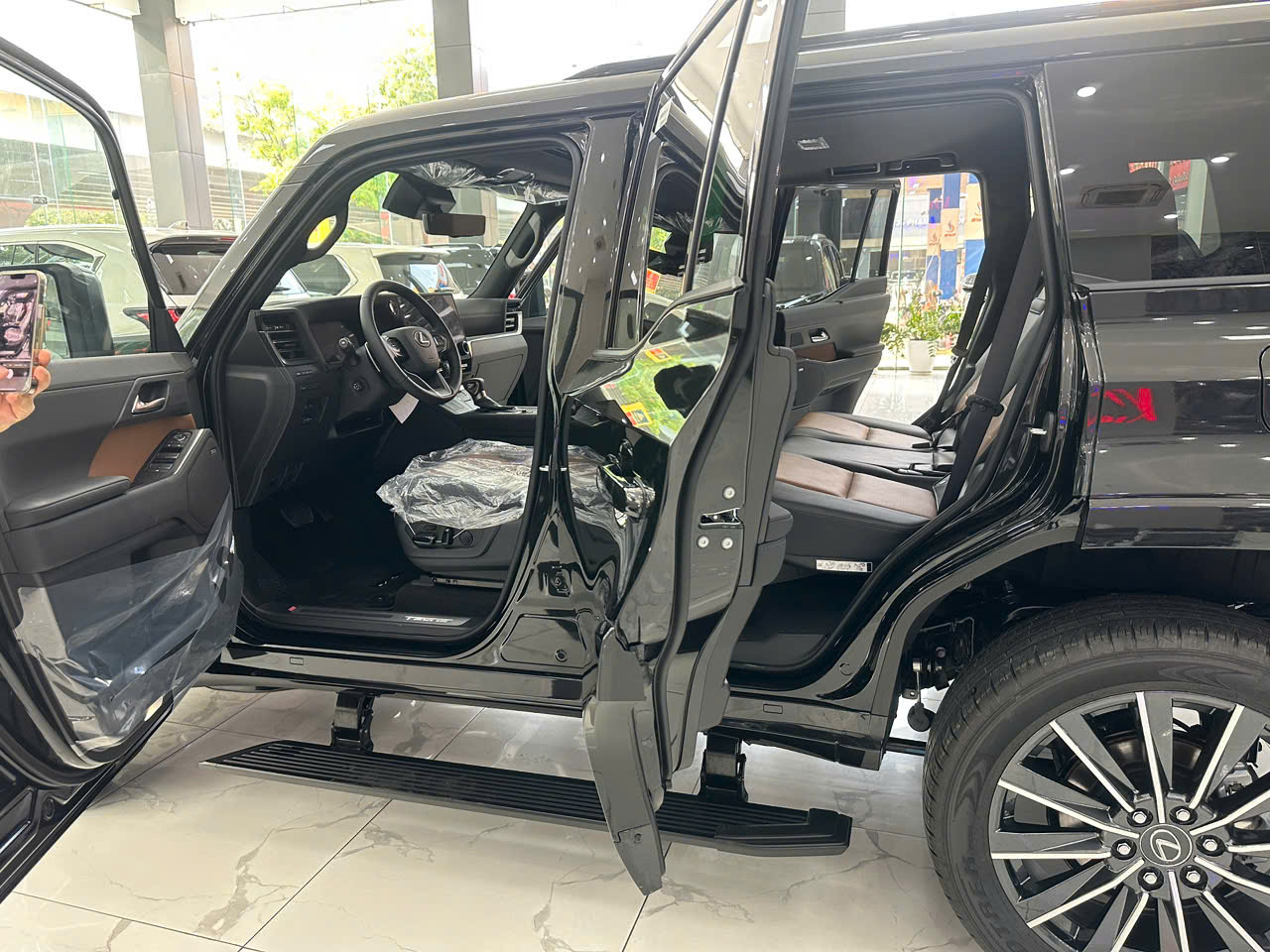 bán xe Lexus GX 550 sản xuất năm 2026, màu đen, nhập khẩu nguyên chiếc mới 100%