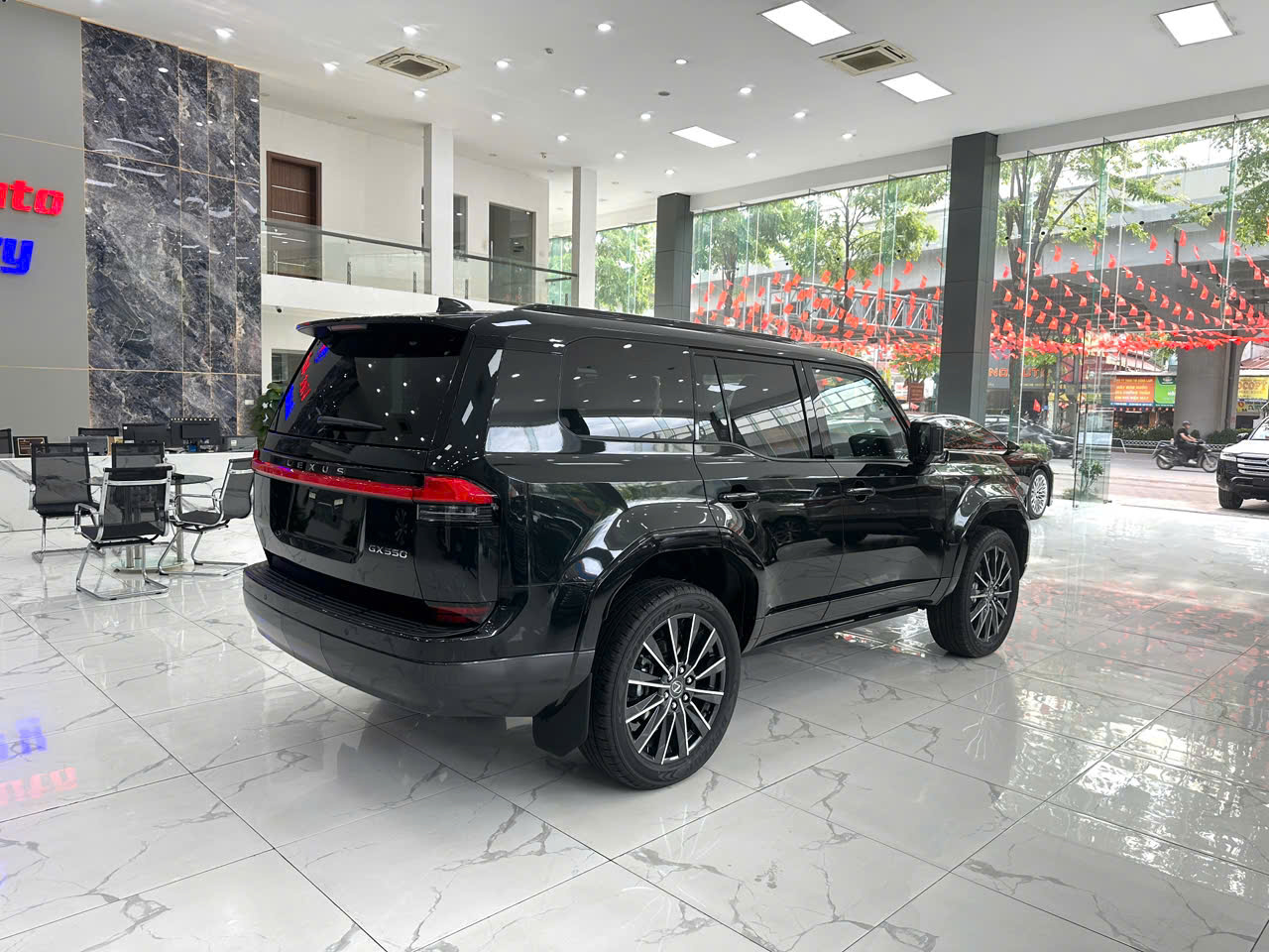 bán xe Lexus GX 550 sản xuất năm 2026, màu đen, nhập khẩu nguyên chiếc mới 100%