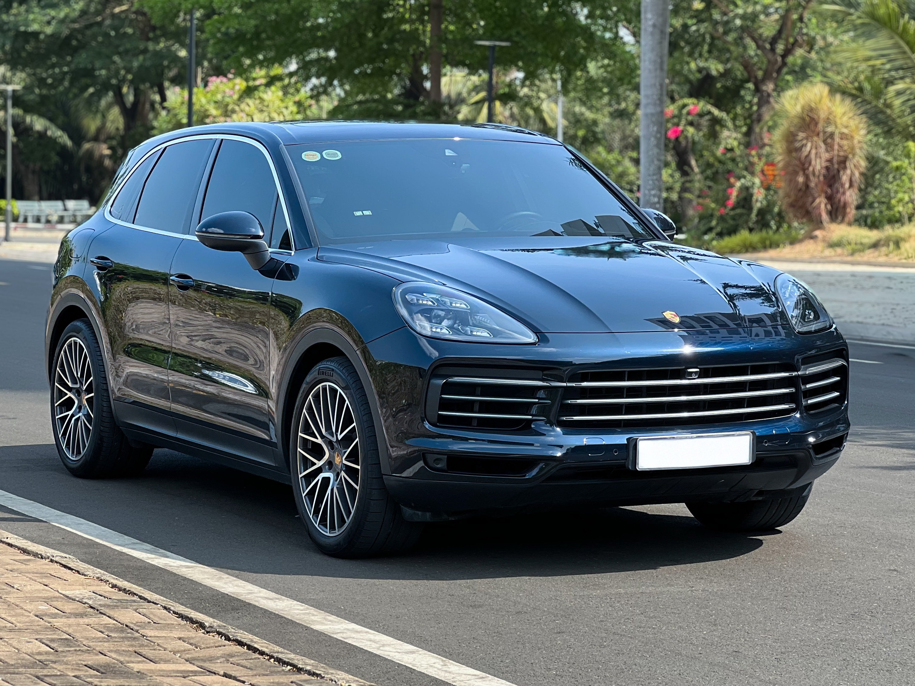 Bán Porsche Cayenne năm sản xuất 2018, màu xanh lam, nhập khẩu nguyên chiếc, giá tốt