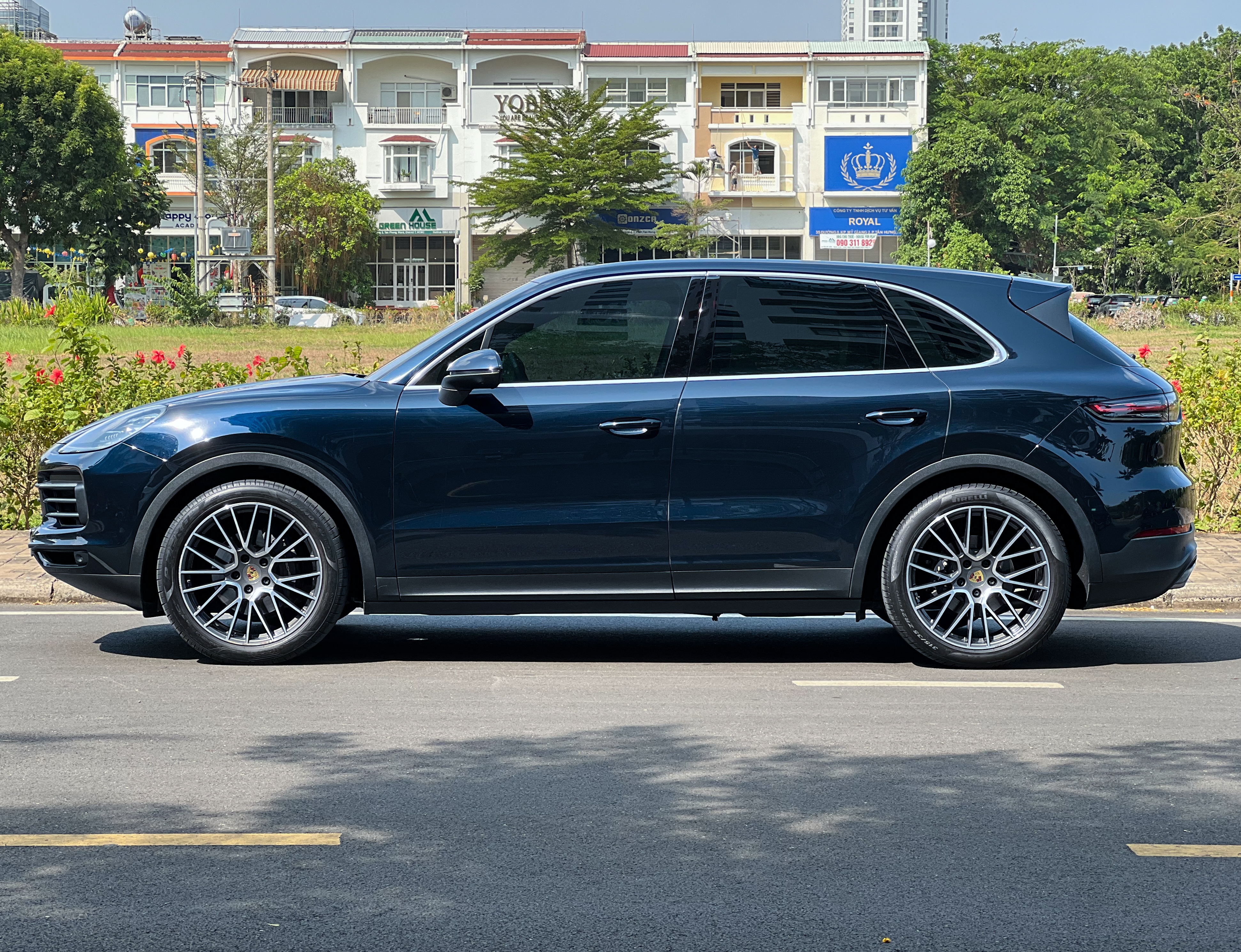 Bán Porsche Cayenne năm sản xuất 2018, màu xanh lam, nhập khẩu nguyên chiếc, giá tốt
