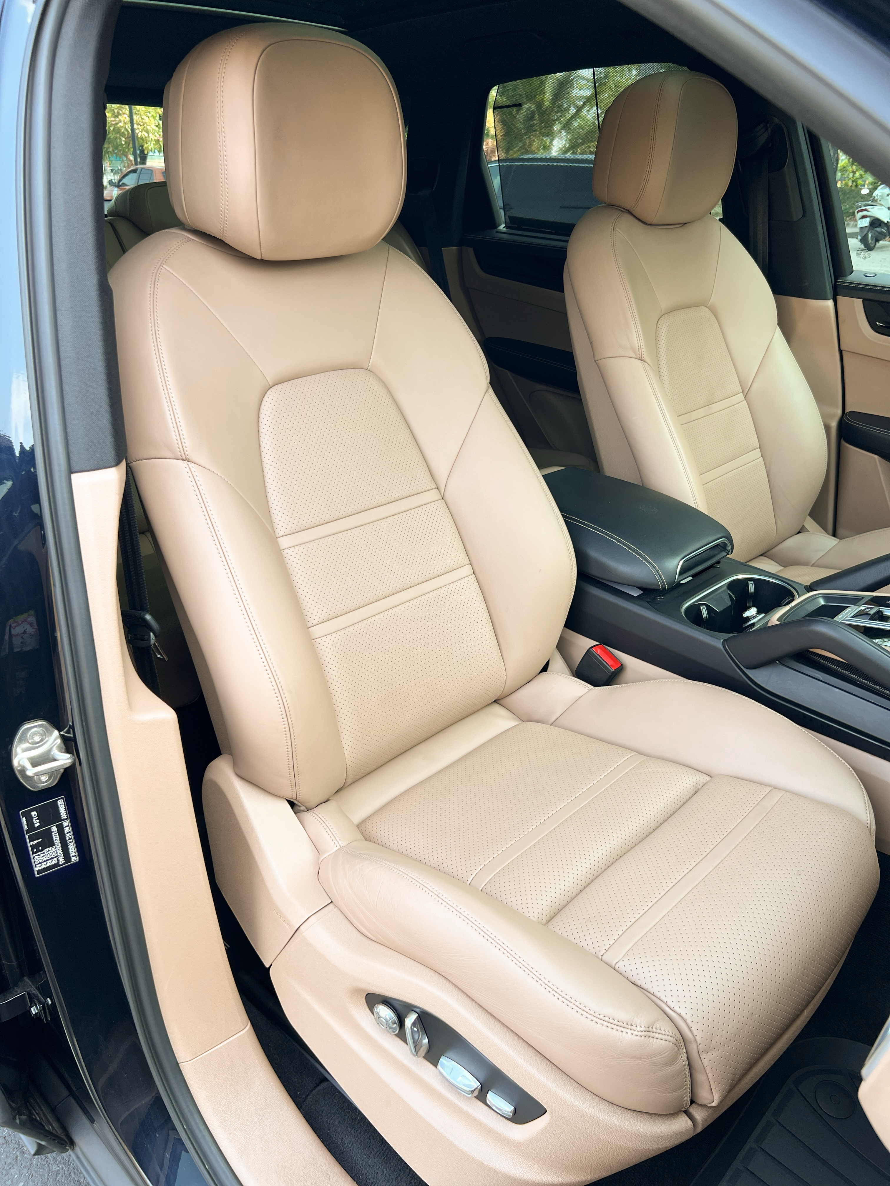 Bán Porsche Cayenne năm sản xuất 2018, màu xanh lam, nhập khẩu nguyên chiếc, giá tốt