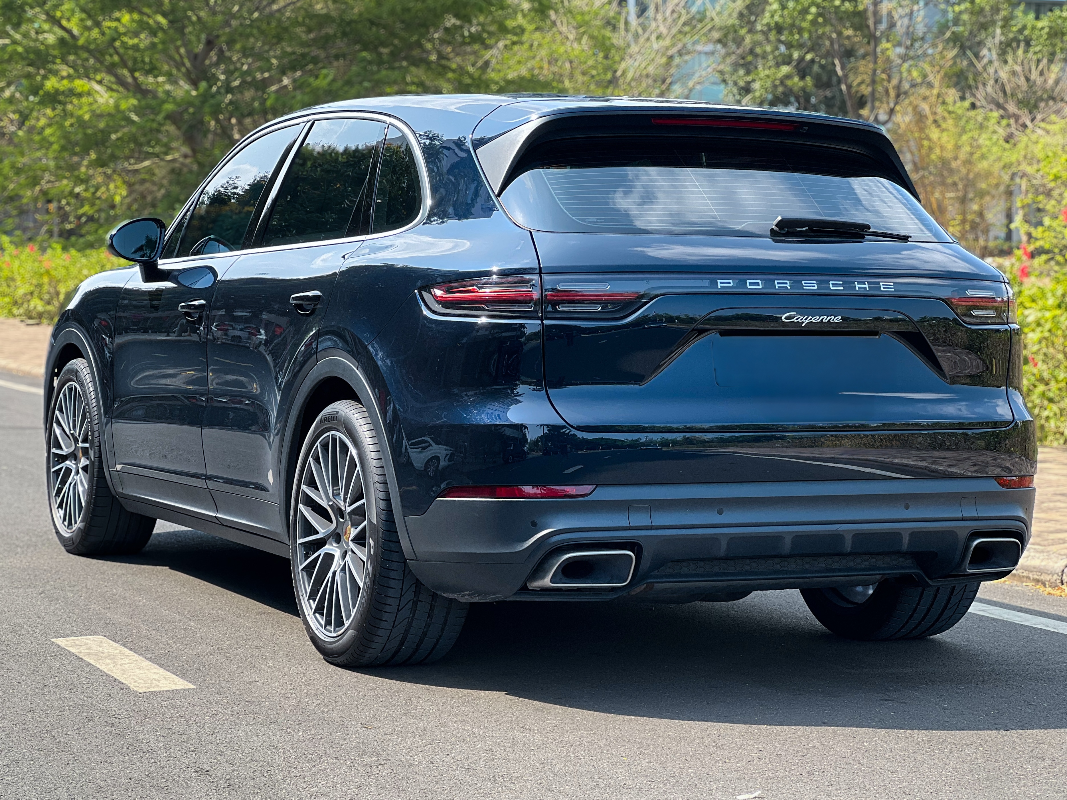 Bán Porsche Cayenne năm sản xuất 2018, màu xanh lam, nhập khẩu nguyên chiếc, giá tốt