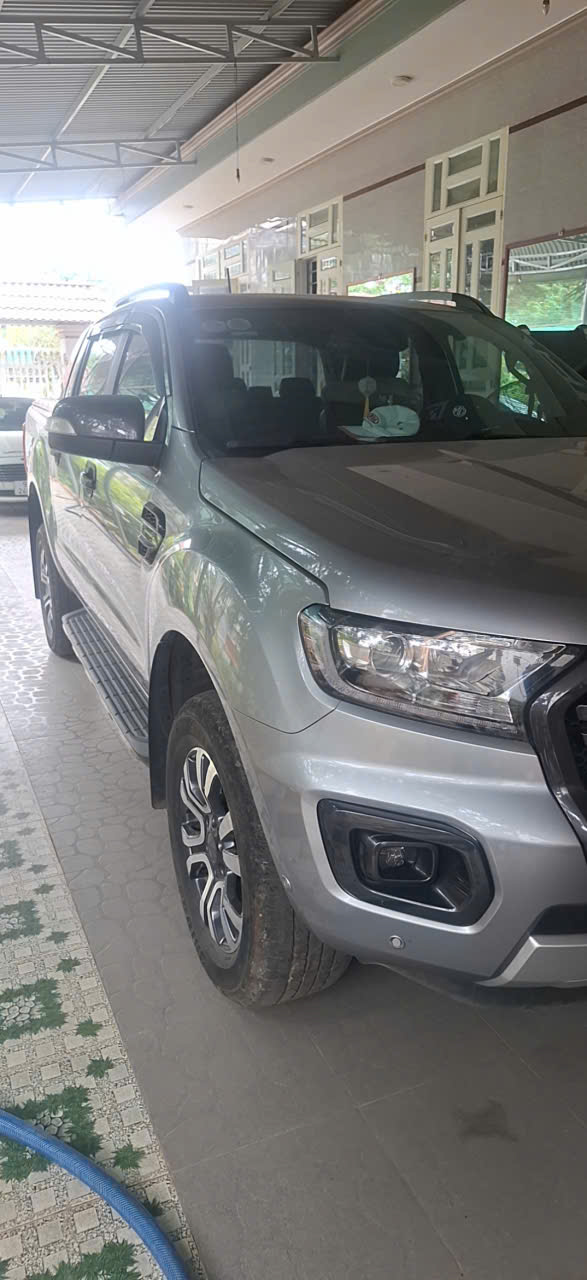 Ford Ranger Wildtrak Nhập Thái 2019 – Màu Bạc
