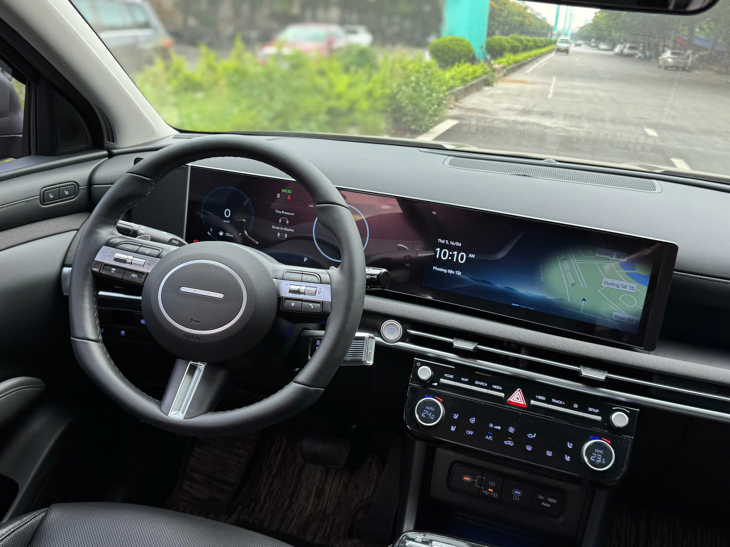 HYUNDAI TUCSON 1.6 TURBO SX 2025 XE ĐẸP NHƯ MỚI