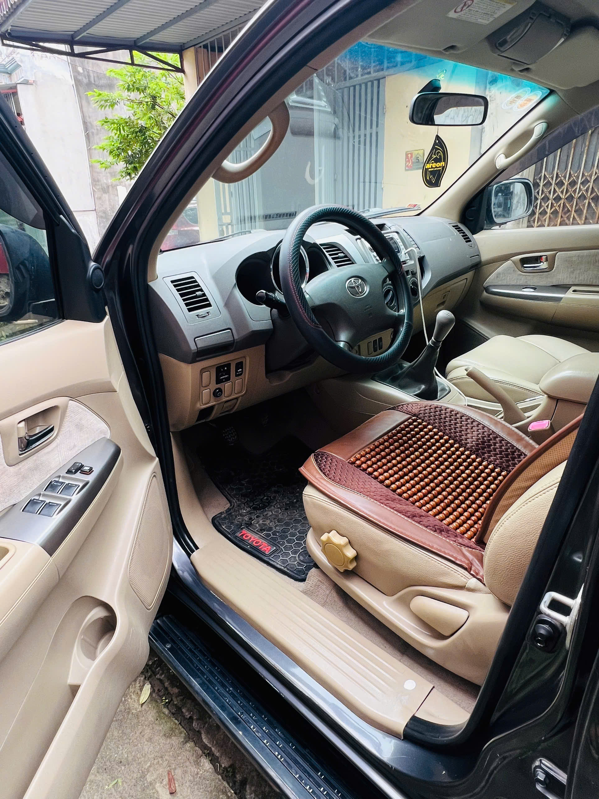 BÁN TOYOTA FORTUNER 2.5G MÁY DẦU – 2010