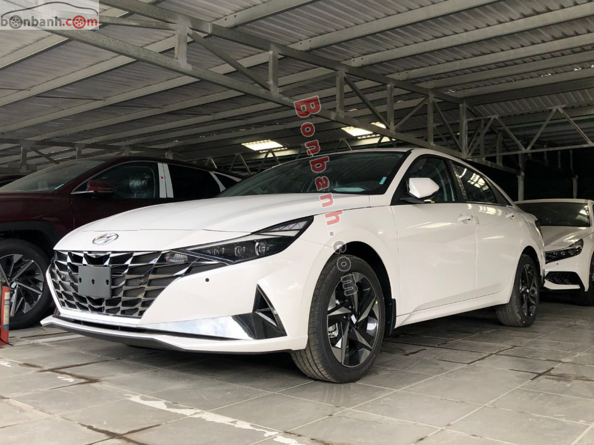 Bán ô tô Hyundai Elantra 2.0 AT Cao cấp - 2026 - xe mới