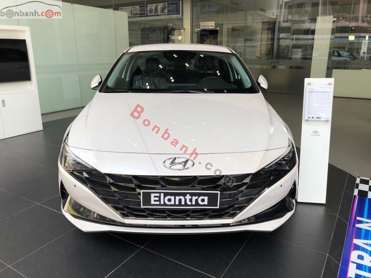 Bán ô tô Hyundai Elantra 2.0 AT Cao cấp - 2026 - xe mới