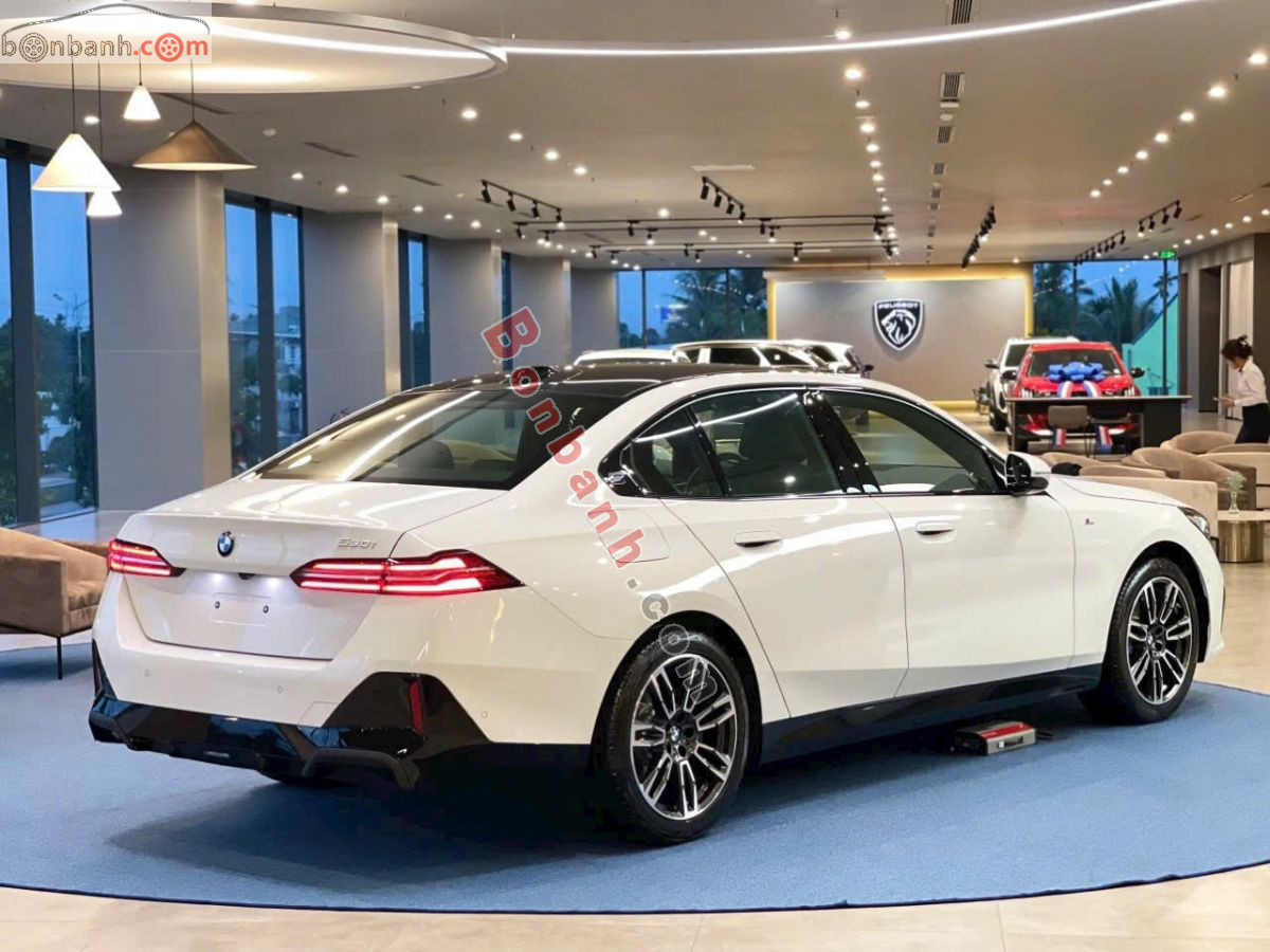 Bán ô tô BMW 5 Series 530i M Sport - 2026 - xe mới