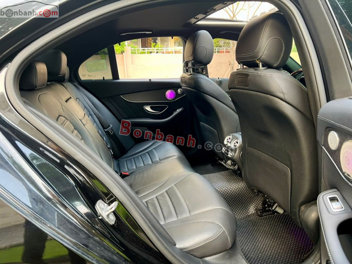 Bán ô tô Mercedes Benz C class C300 AMG - 2019 - xe cũ