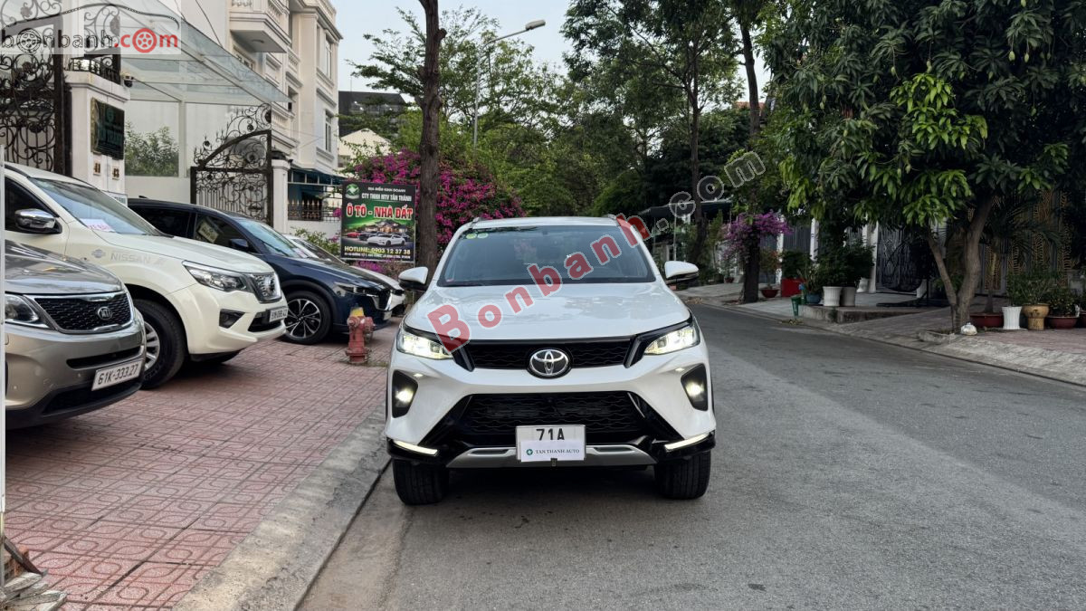 Bán ô tô Toyota Fortuner Legender 2.4L 4x2 AT - 2022 - xe cũ