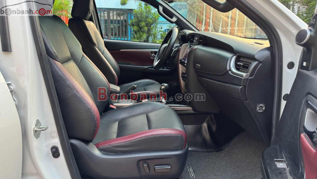 Bán ô tô Toyota Fortuner Legender 2.4L 4x2 AT - 2022 - xe cũ